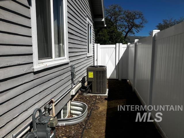 1138 14th Avenue, Lewiston, Idaho 83501, 2 Bedrooms, 1 Bathroom, Residential For Sale, Price $335,000, 98984702