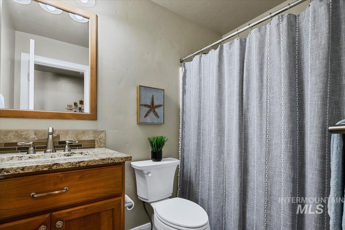 5850 W Rotherham Dr., Eagle, Idaho 83616, 4 Bedrooms, 2.5 Bathrooms, Residential For Sale, Price $635,000,MLS 98984703