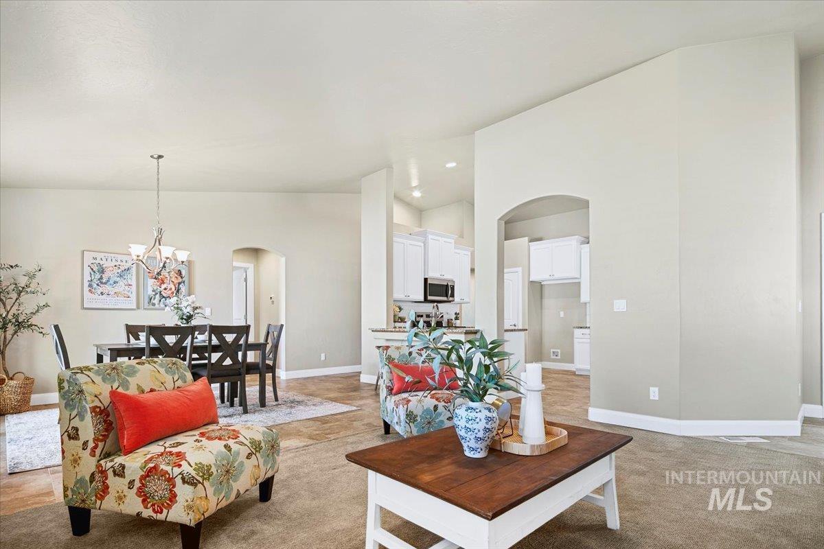 5850 W Rotherham Dr., Eagle, Idaho 83616, 4 Bedrooms, 2.5 Bathrooms, Residential For Sale, Price $635,000,MLS 98984703