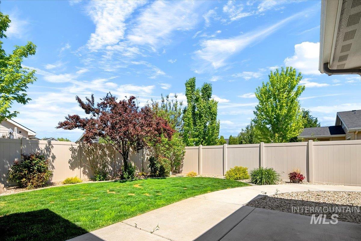 5850 W Rotherham Dr., Eagle, Idaho 83616, 4 Bedrooms, 2.5 Bathrooms, Residential For Sale, Price $635,000,MLS 98984703