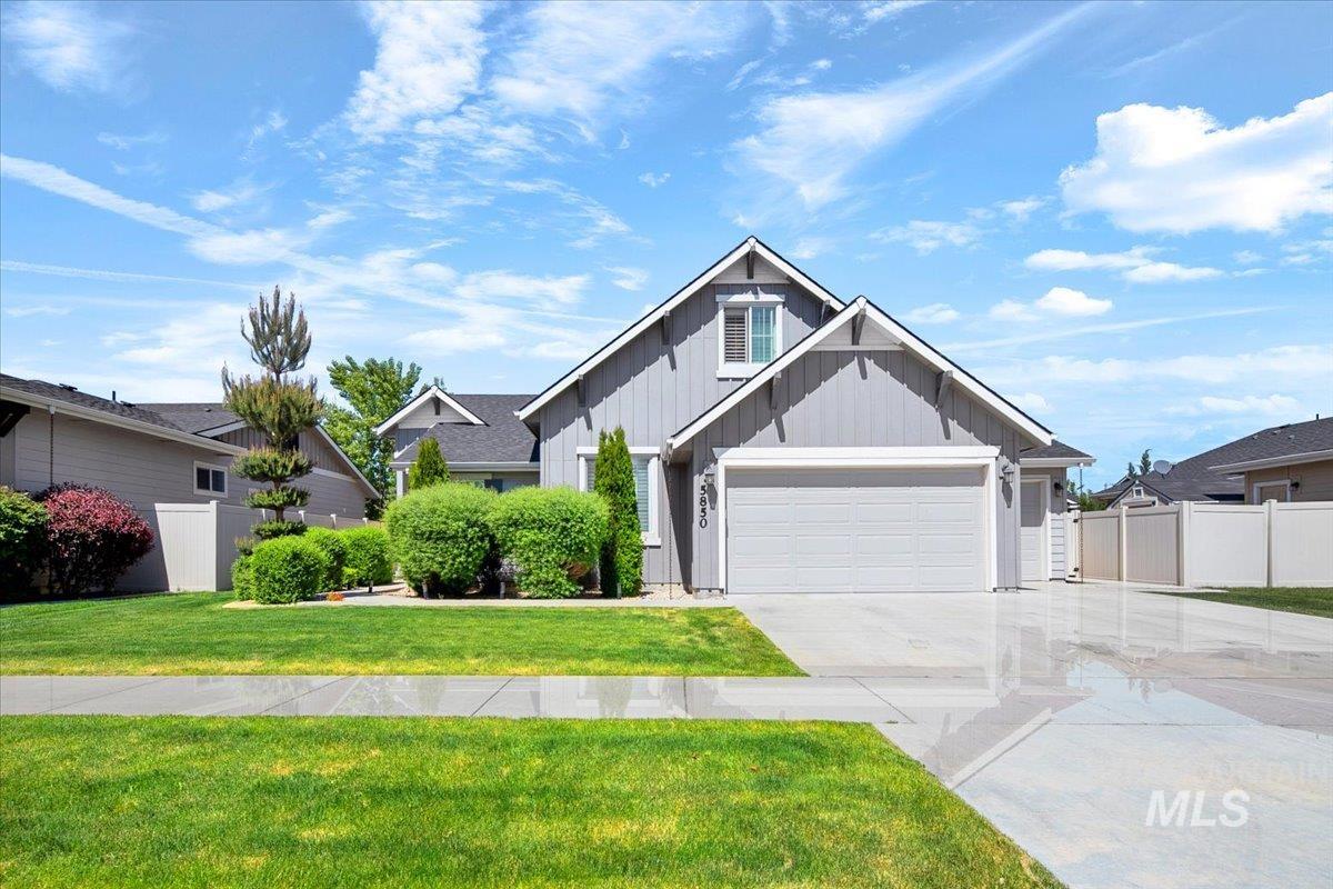 5850 W Rotherham Dr., Eagle, Idaho 83616, 4 Bedrooms, 2.5 Bathrooms, Residential For Sale, Price $635,000,MLS 98984703