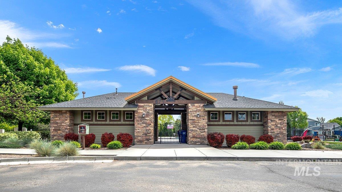 5850 W Rotherham Dr., Eagle, Idaho 83616, 4 Bedrooms, 2.5 Bathrooms, Residential For Sale, Price $635,000,MLS 98984703