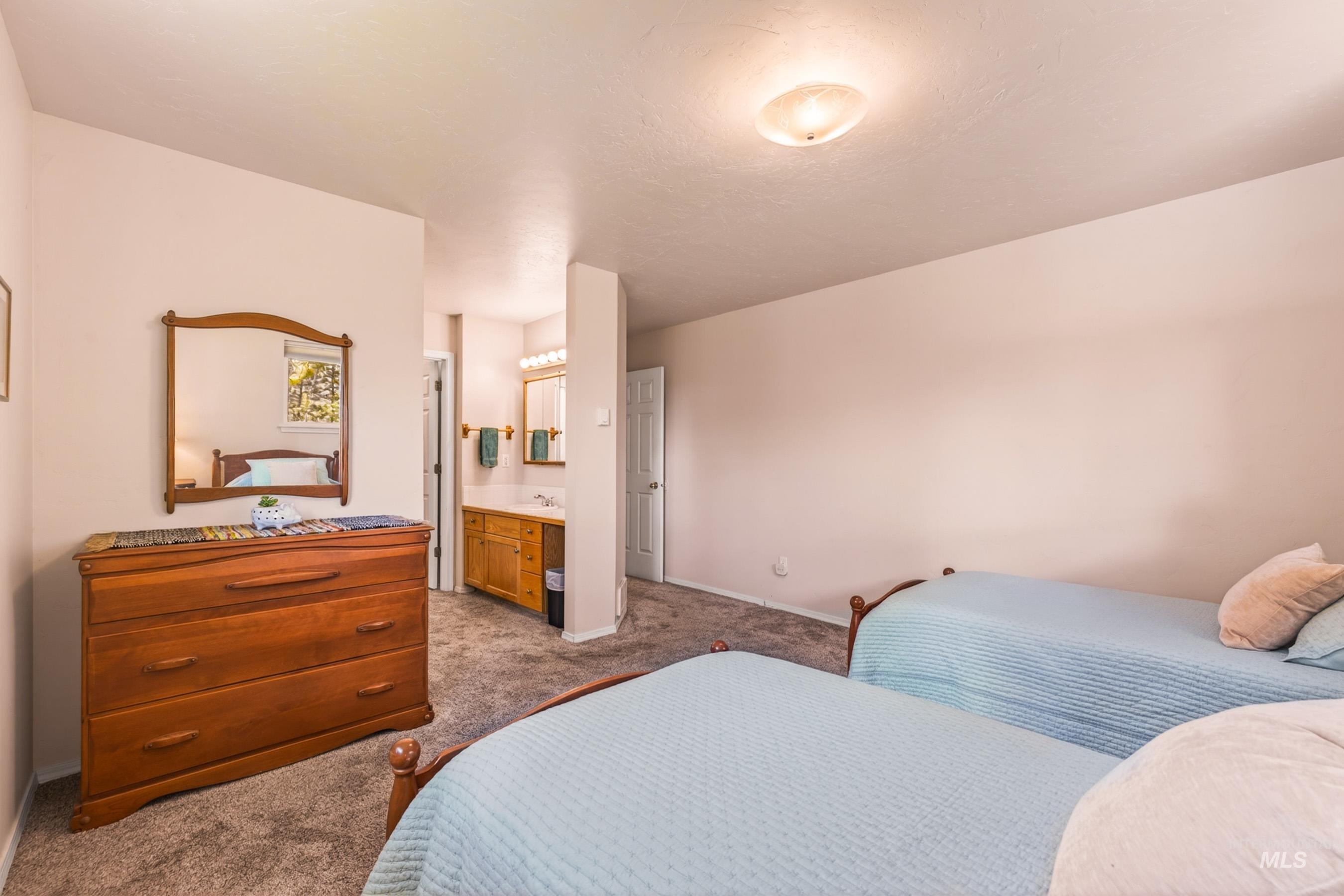 628 Woodlands Dr, McCall, Idaho 83638, 2 Bedrooms, 2 Bathrooms, Residential For Sale, Price $699,000, 98984704