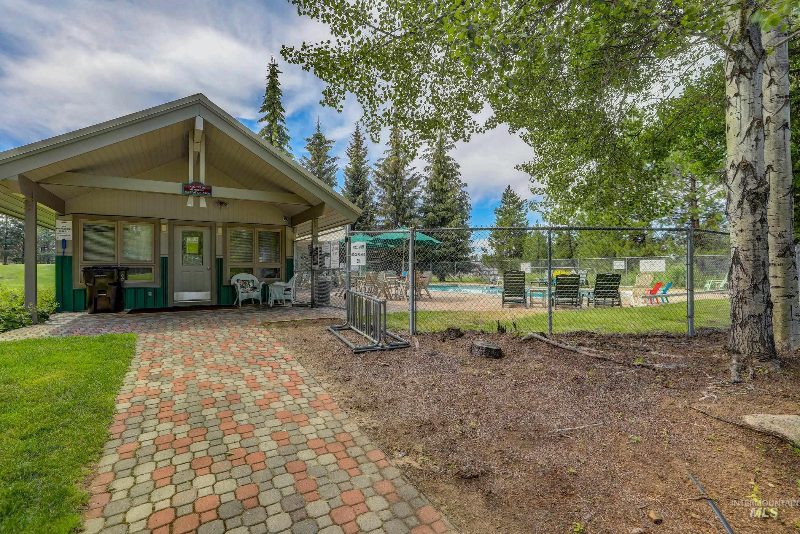 628 Woodlands Dr, McCall, Idaho 83638, 2 Bedrooms, 2 Bathrooms, Residential For Sale, Price $699,000, 98984704