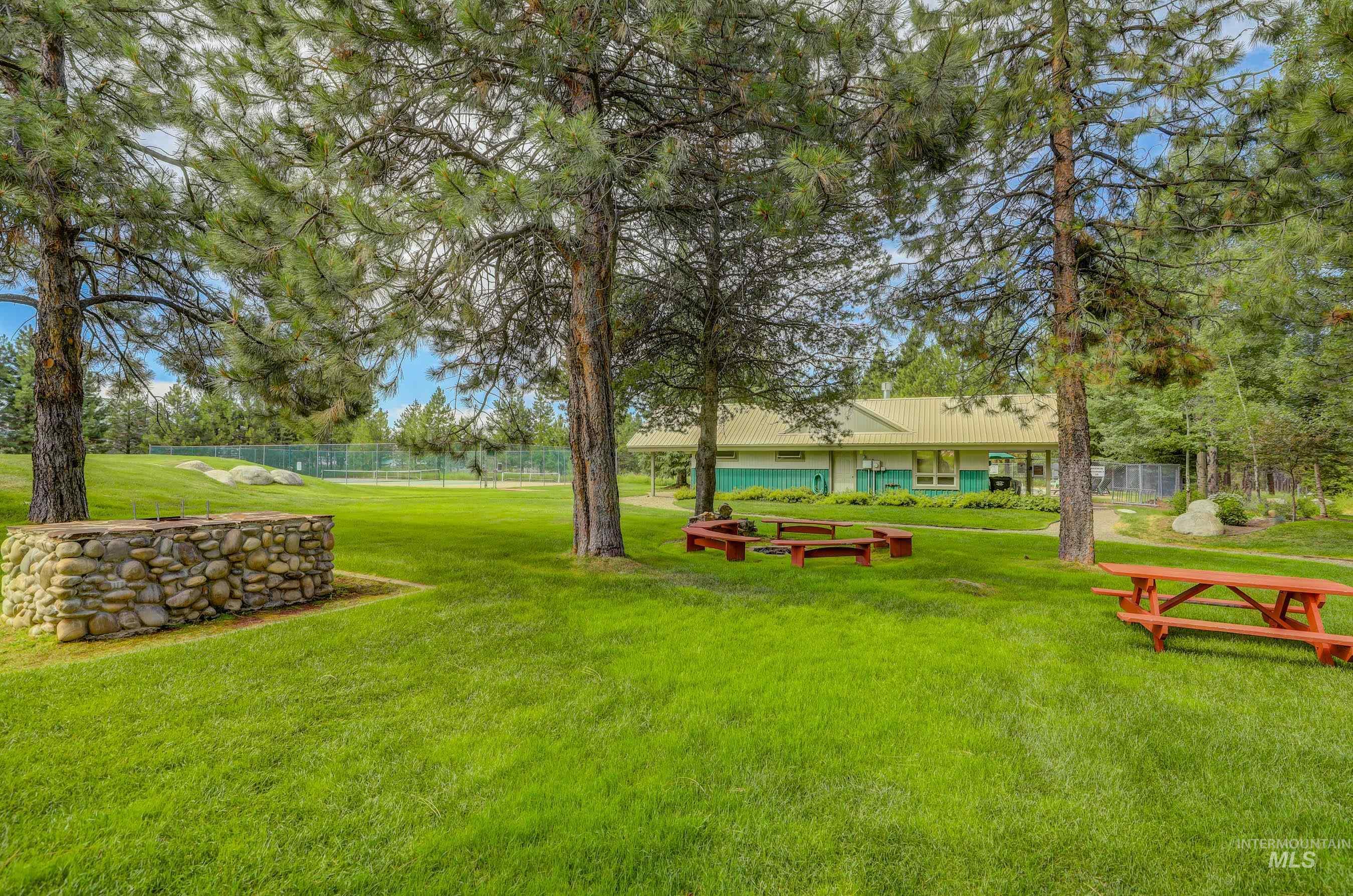 628 Woodlands Dr, McCall, Idaho 83638, 2 Bedrooms, 2 Bathrooms, Residential For Sale, Price $699,000, 98984704