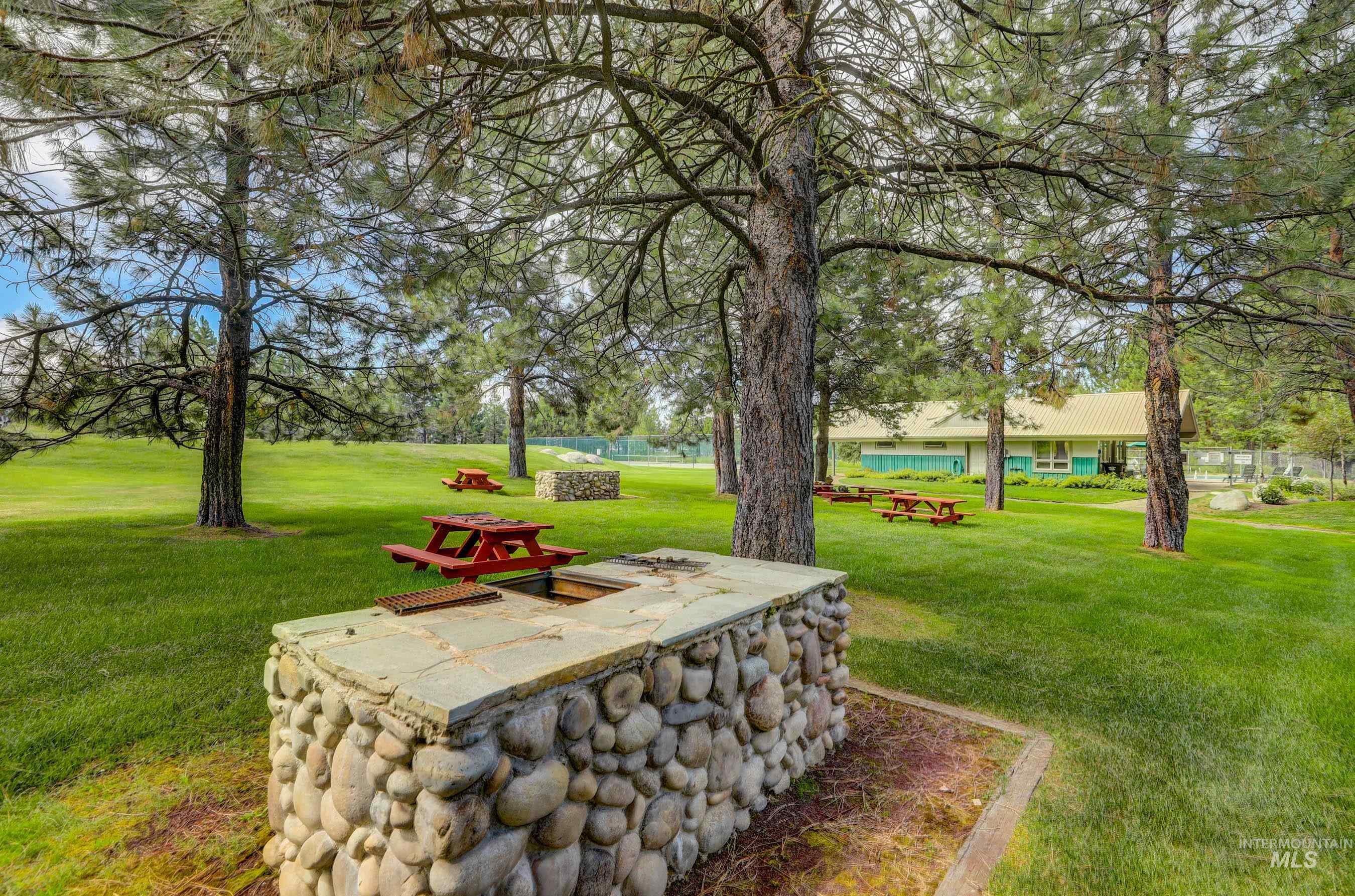 628 Woodlands Dr, McCall, Idaho 83638, 2 Bedrooms, 2 Bathrooms, Residential For Sale, Price $699,000, 98984704