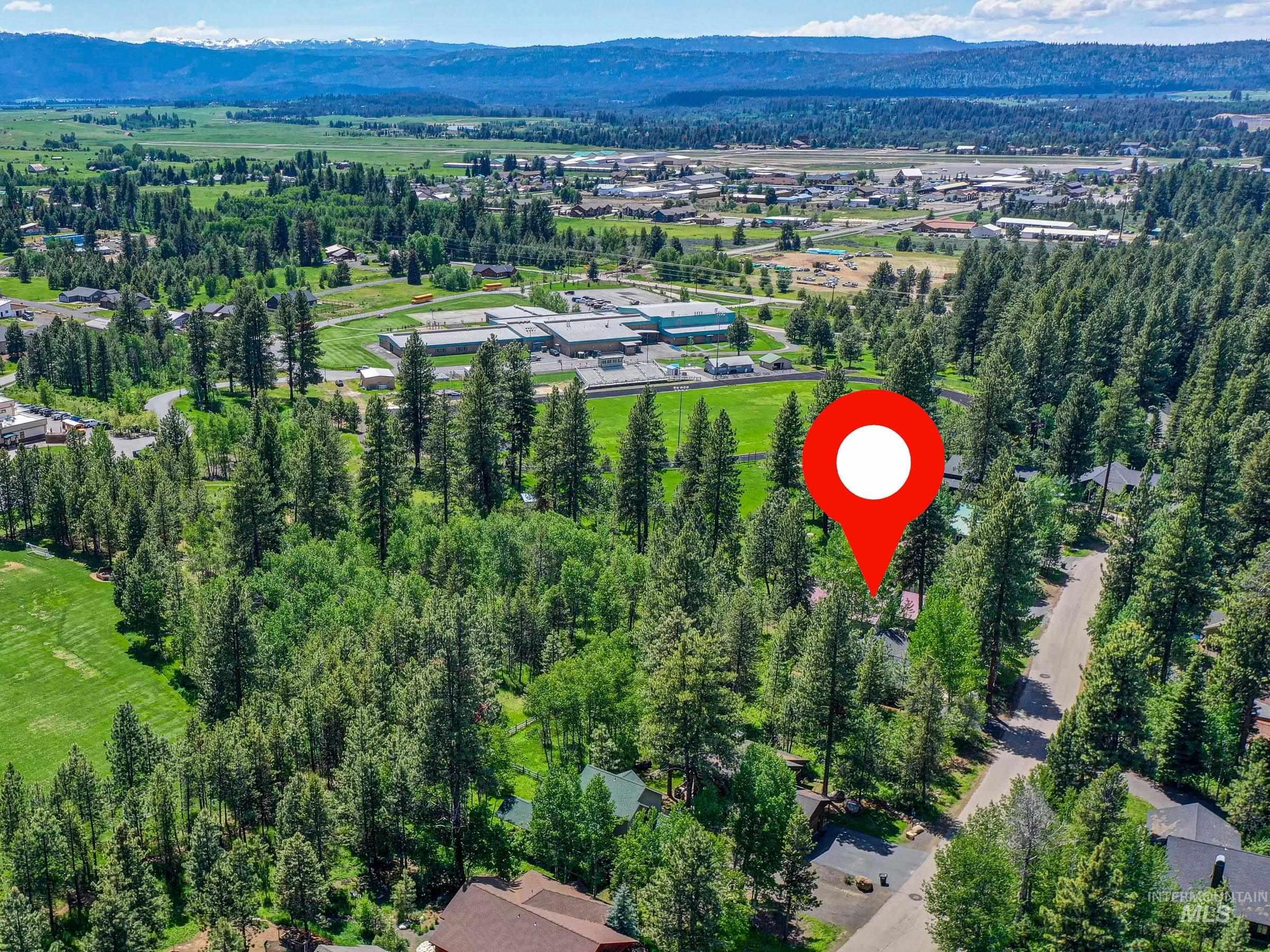 628 Woodlands Dr, McCall, Idaho 83638, 2 Bedrooms, 2 Bathrooms, Residential For Sale, Price $699,000, 98984704
