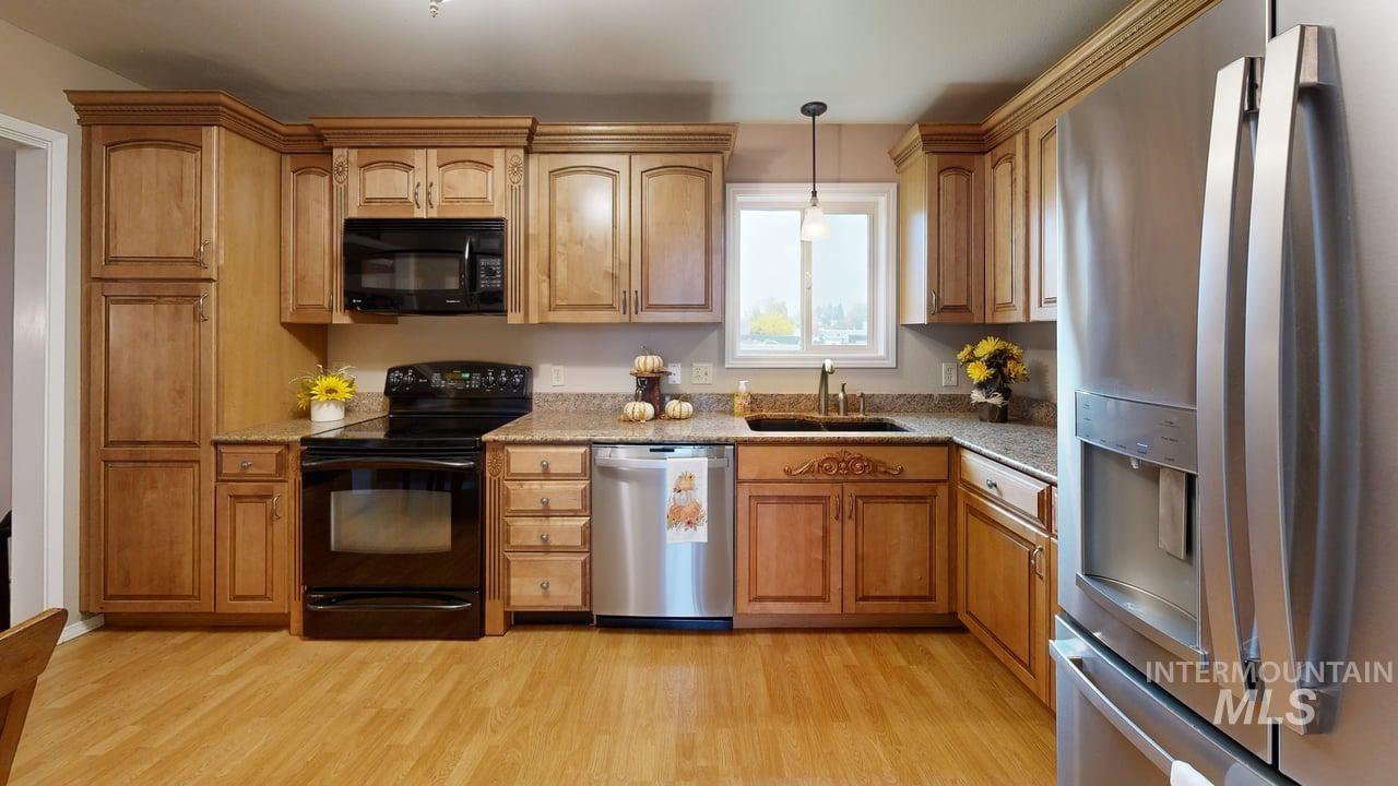 1206 21st Ave, Clarkston, Washington 99403, 3 Bedrooms, 2 Bathrooms, Residential For Sale, Price $430,000, 98984706