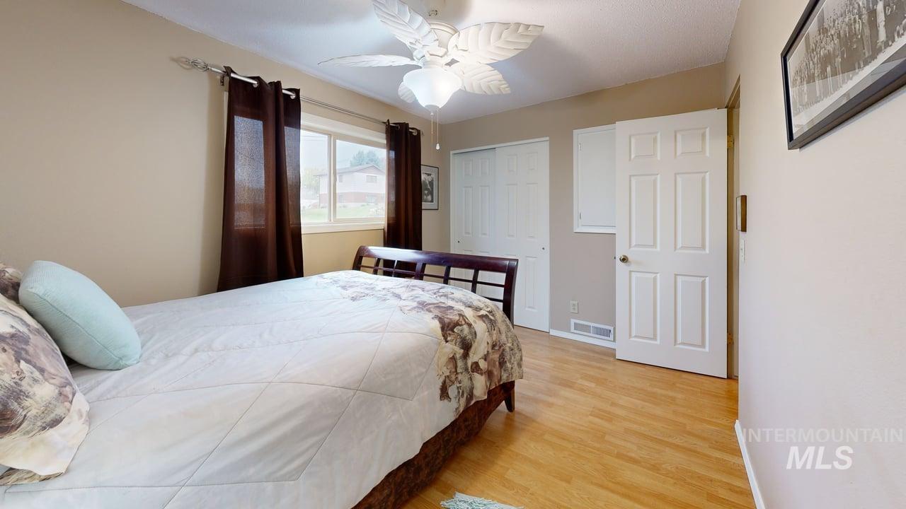 1206 21st Ave, Clarkston, Washington 99403, 3 Bedrooms, 2 Bathrooms, Residential For Sale, Price $430,000, 98984706