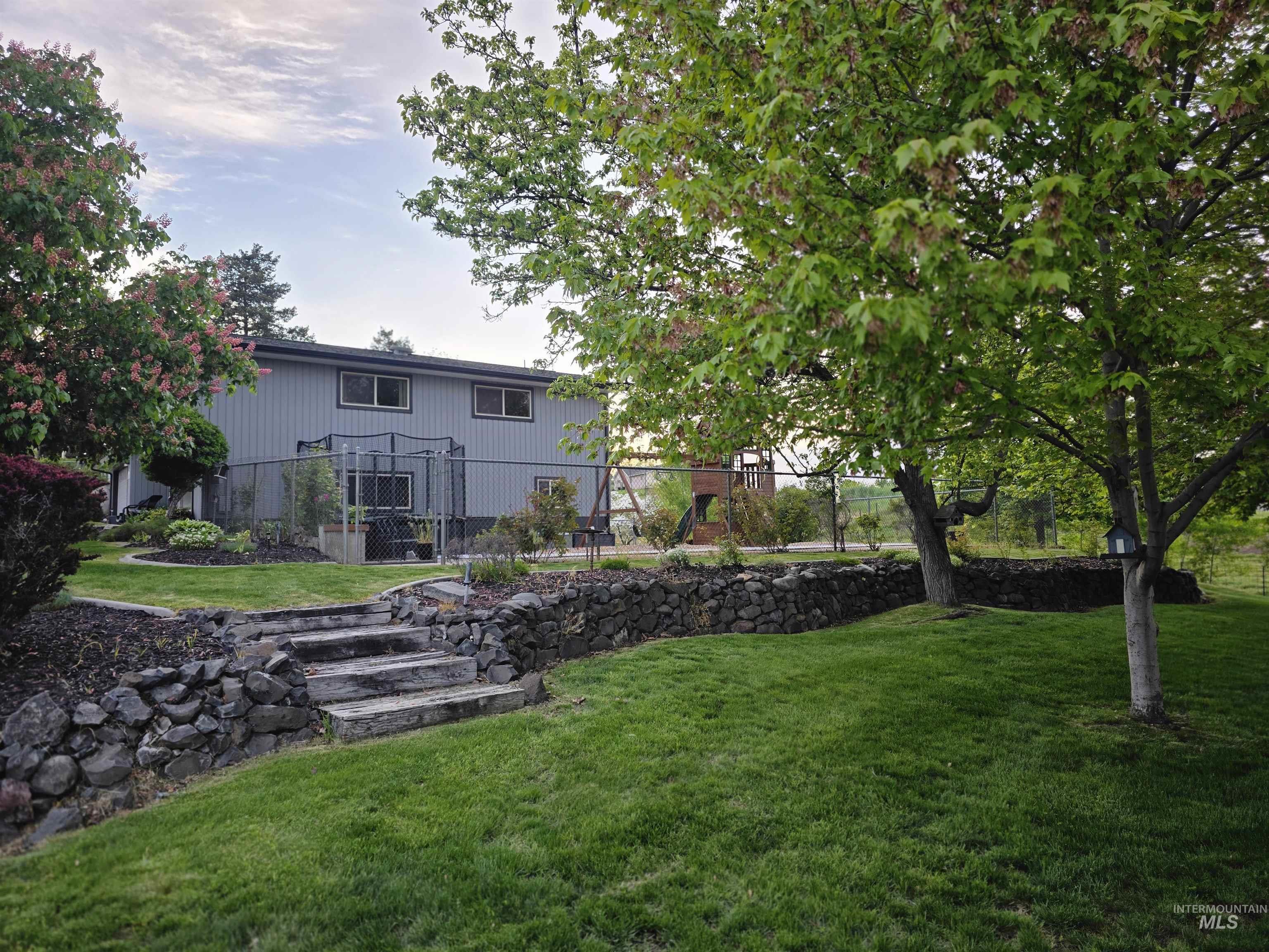 1206 21st Ave, Clarkston, Washington 99403, 3 Bedrooms, 2 Bathrooms, Residential For Sale, Price $430,000, 98984706