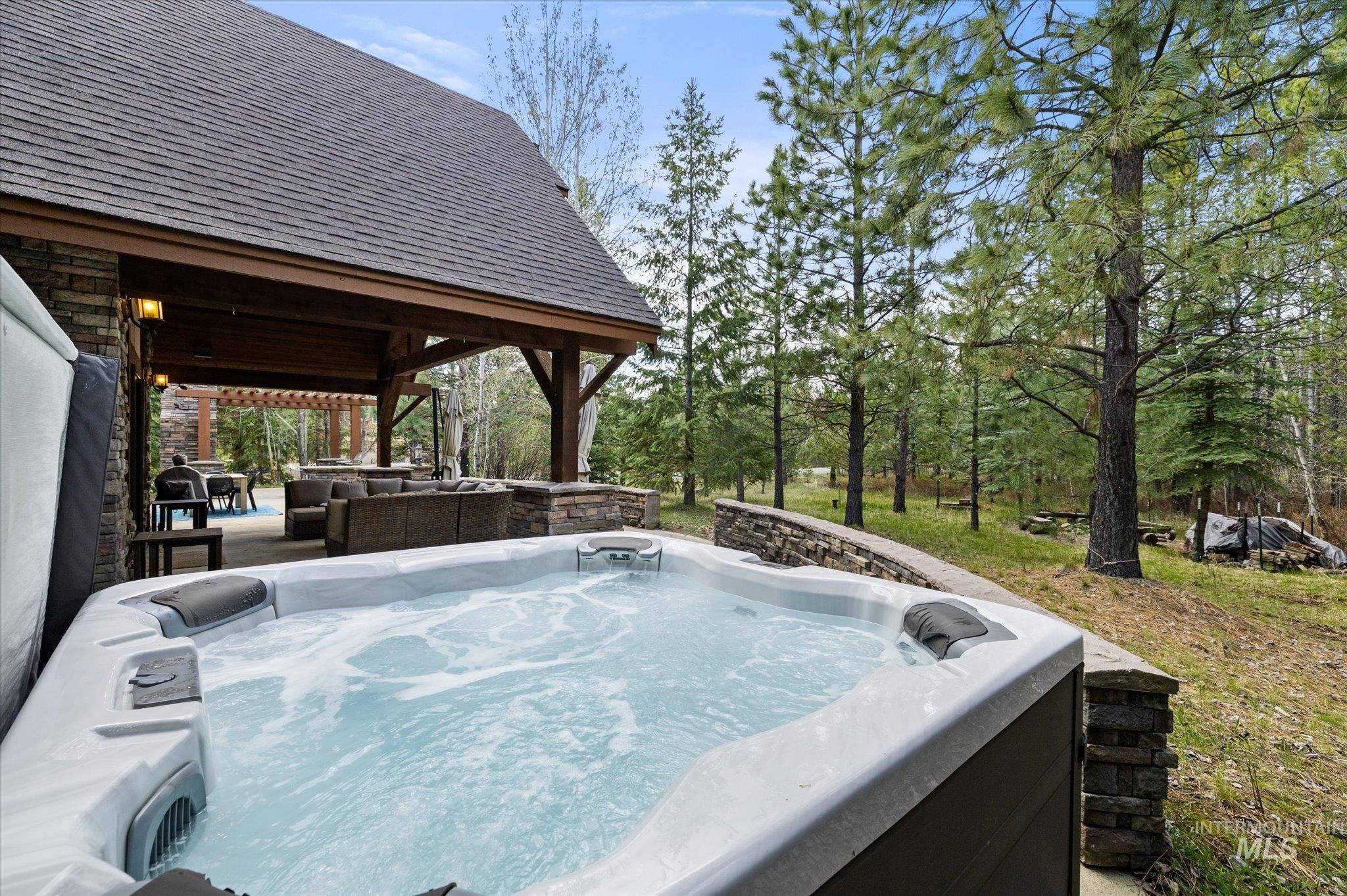 14 POINTE AT GOLDFORK CT, Donnelly, Idaho 83615, 4 Bedrooms, 4.5 Bathrooms, Residential For Sale, Price $1,722,000, 98984708