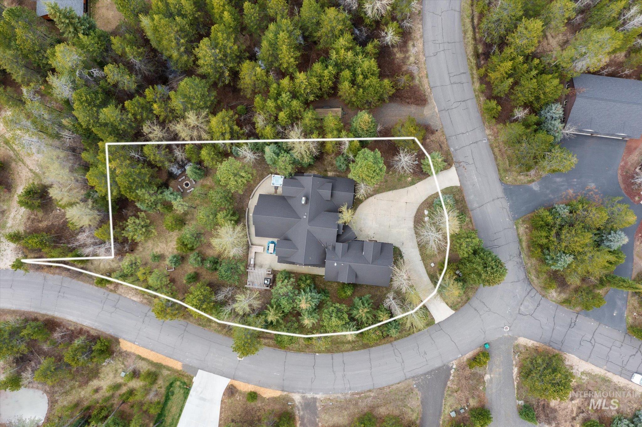 14 POINTE AT GOLDFORK CT, Donnelly, Idaho 83615, 4 Bedrooms, 4.5 Bathrooms, Residential For Sale, Price $1,722,000, 98984708