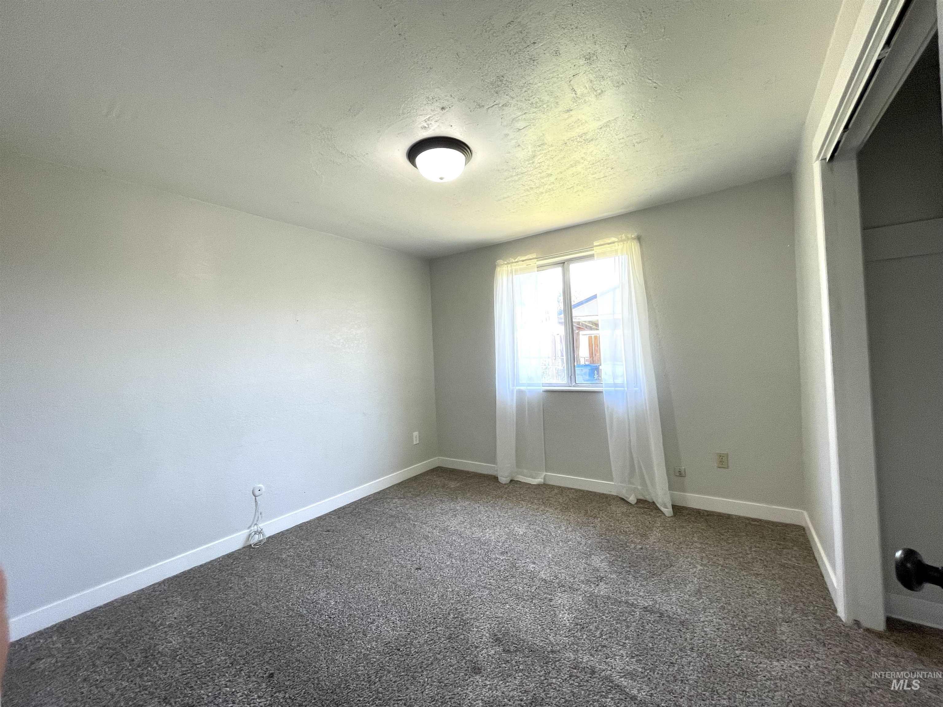 207 E Omaha St., Caldwell, Idaho 83605, 5 Bedrooms, 2 Bathrooms, Residential For Sale, Price $360,000, 98984709