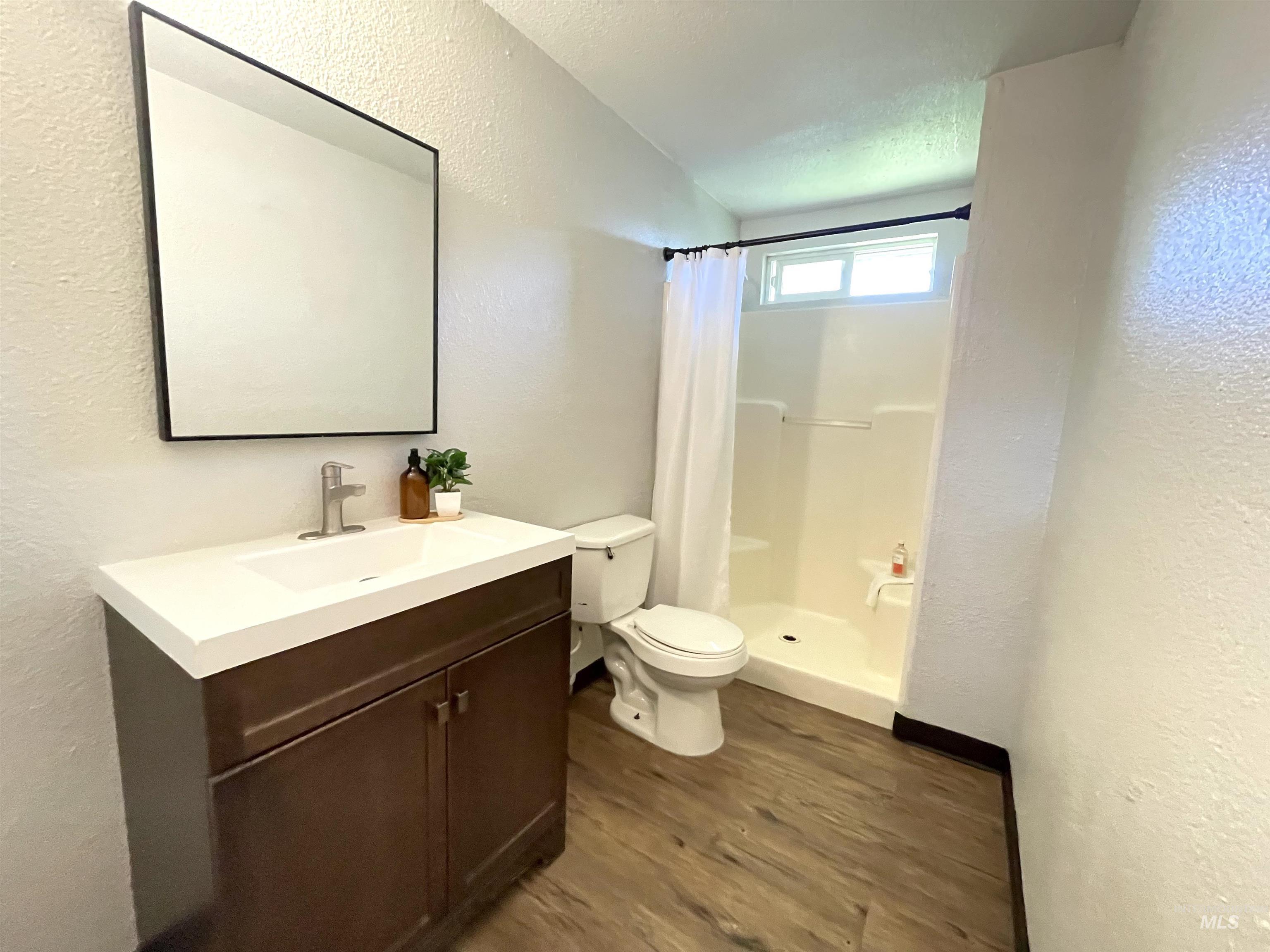 207 E Omaha St., Caldwell, Idaho 83605, 5 Bedrooms, 2 Bathrooms, Residential For Sale, Price $360,000, 98984709