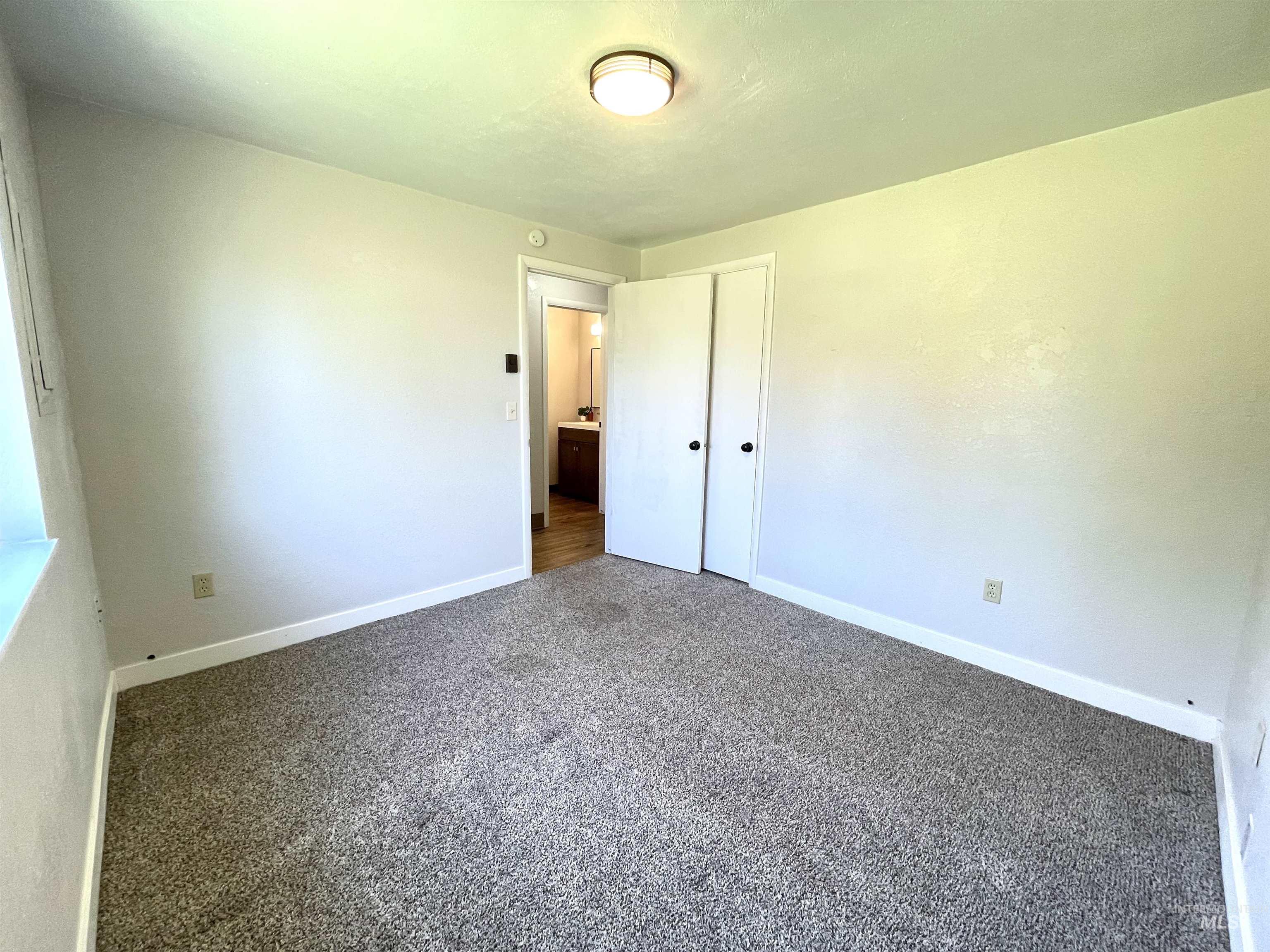 207 E Omaha St., Caldwell, Idaho 83605, 5 Bedrooms, 2 Bathrooms, Residential For Sale, Price $360,000, 98984709