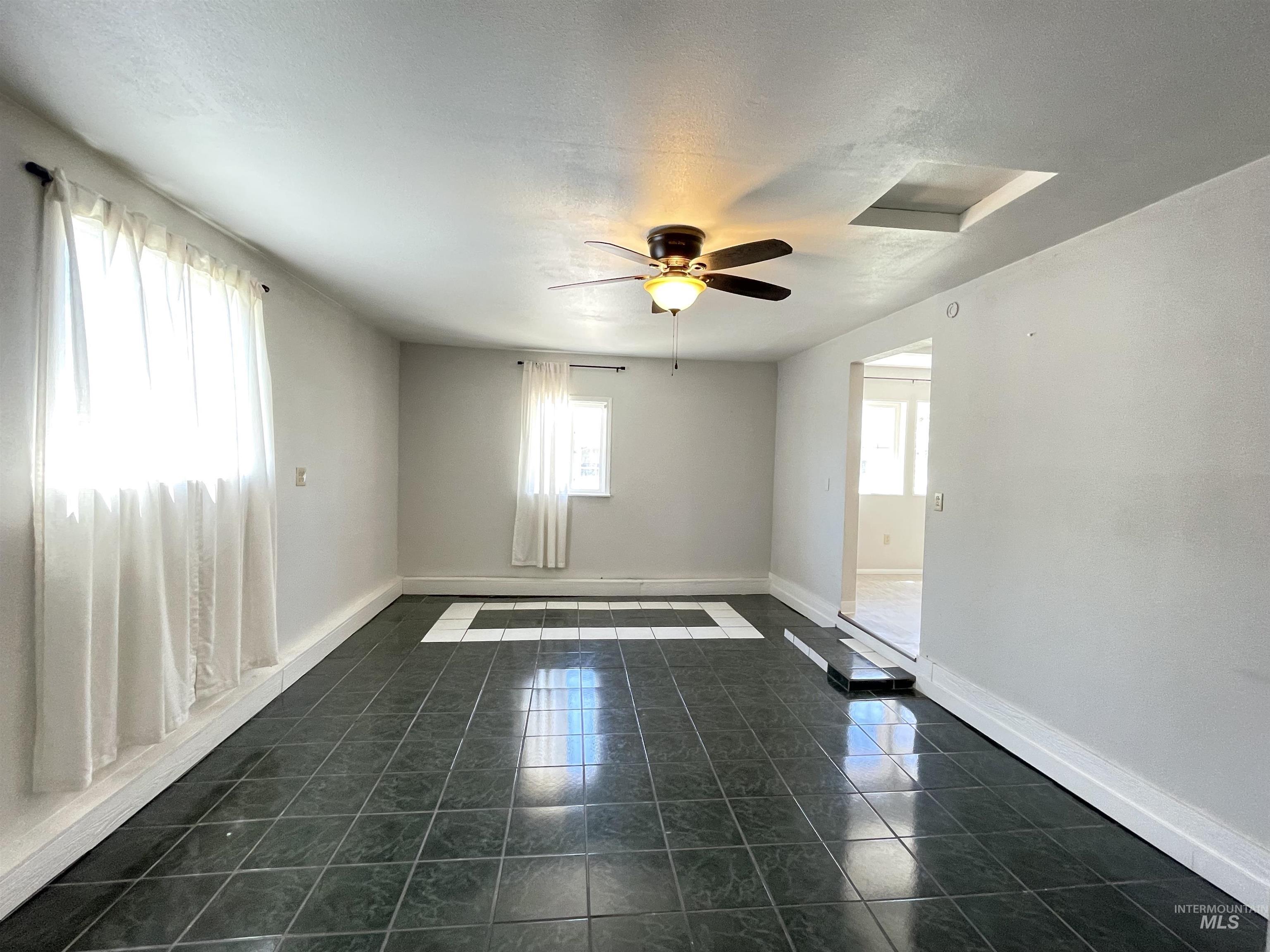 207 E Omaha St., Caldwell, Idaho 83605, 5 Bedrooms, 2 Bathrooms, Residential For Sale, Price $360,000, 98984709