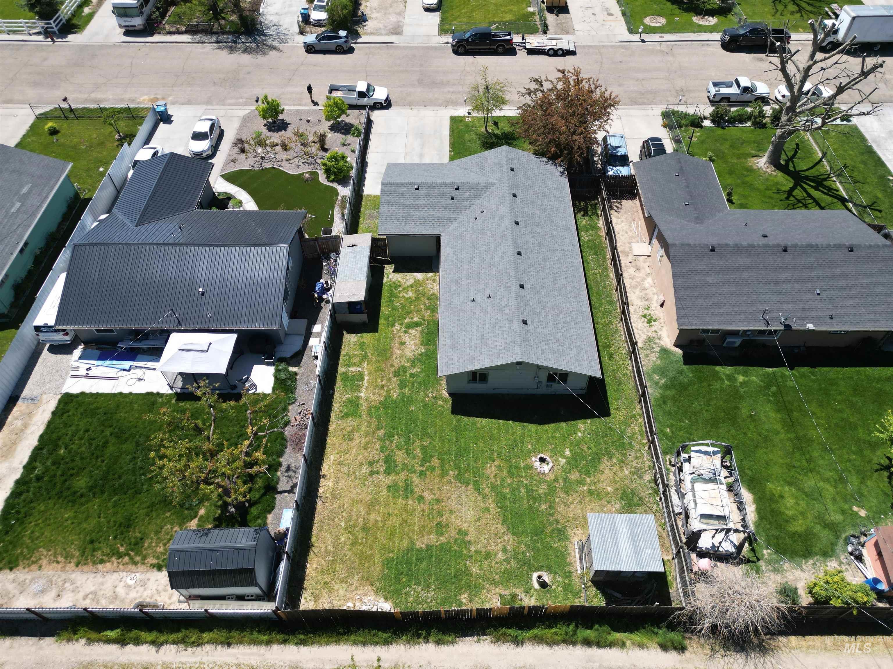 207 E Omaha St., Caldwell, Idaho 83605, 5 Bedrooms, 2 Bathrooms, Residential For Sale, Price $360,000, 98984709