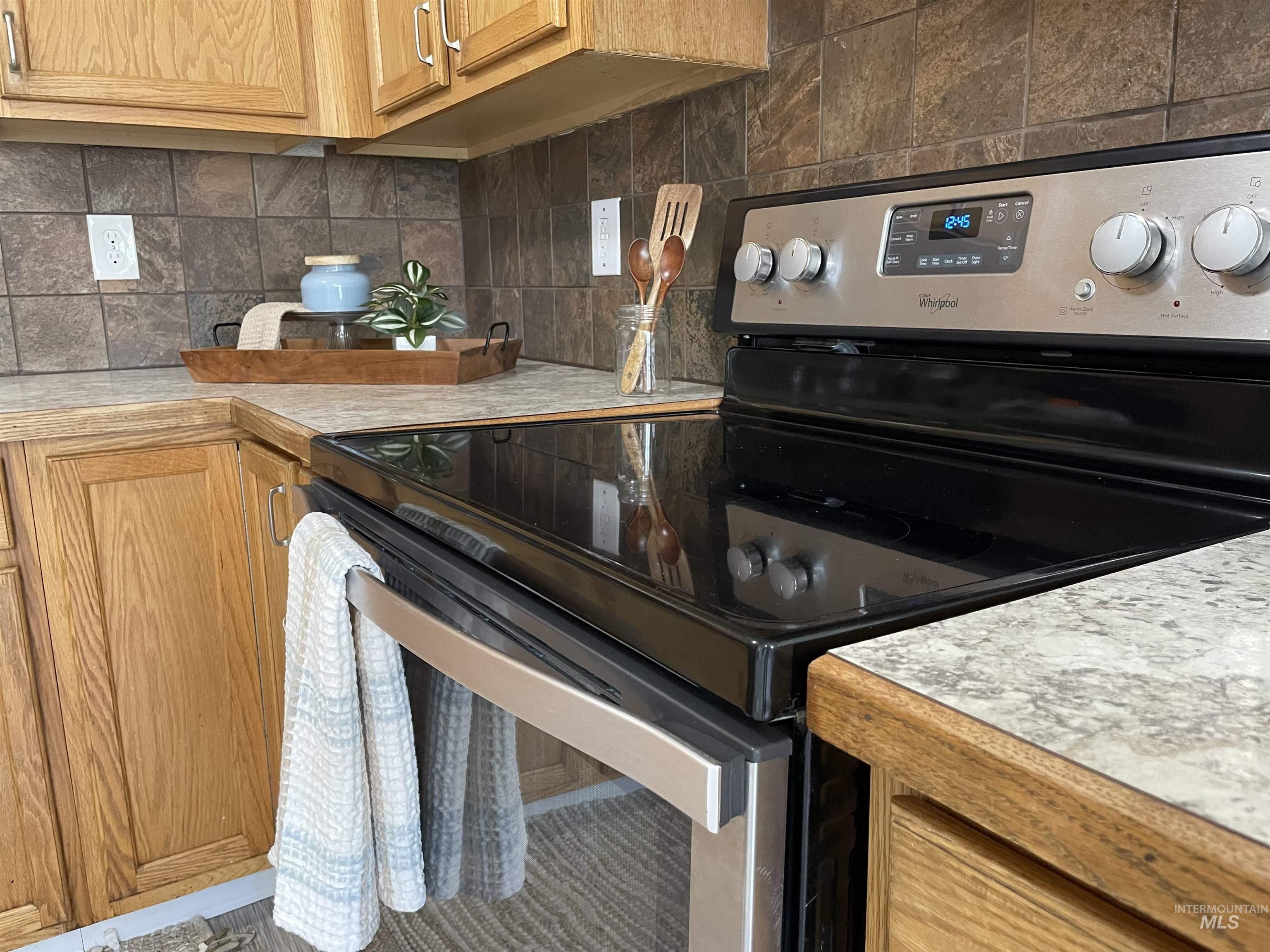 207 E Omaha St., Caldwell, Idaho 83605, 5 Bedrooms, 2 Bathrooms, Residential For Sale, Price $360,000, 98984709