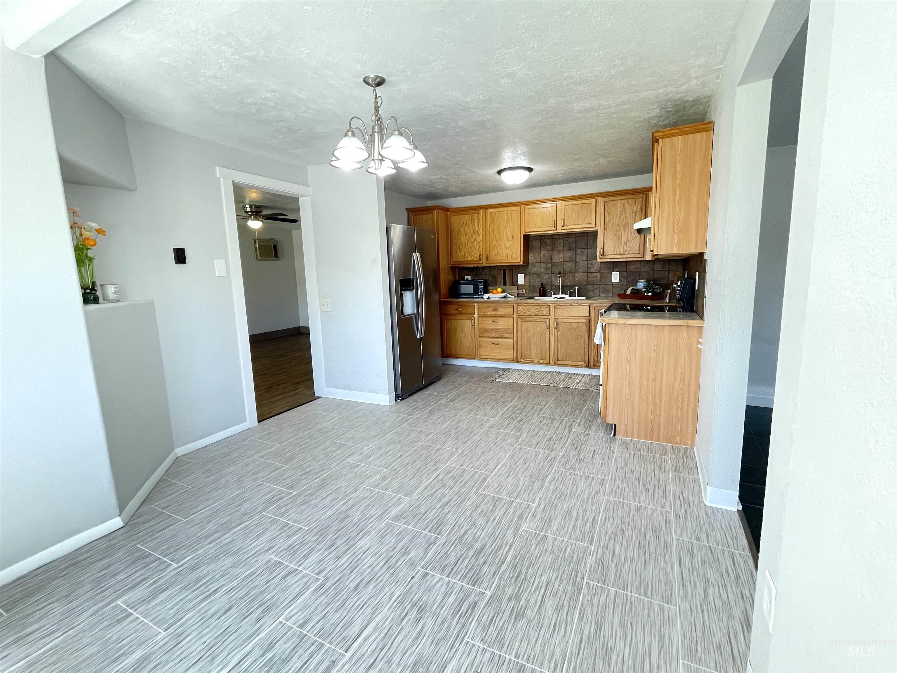 207 E Omaha St., Caldwell, Idaho 83605, 5 Bedrooms, 2 Bathrooms, Residential For Sale, Price $360,000, 98984709