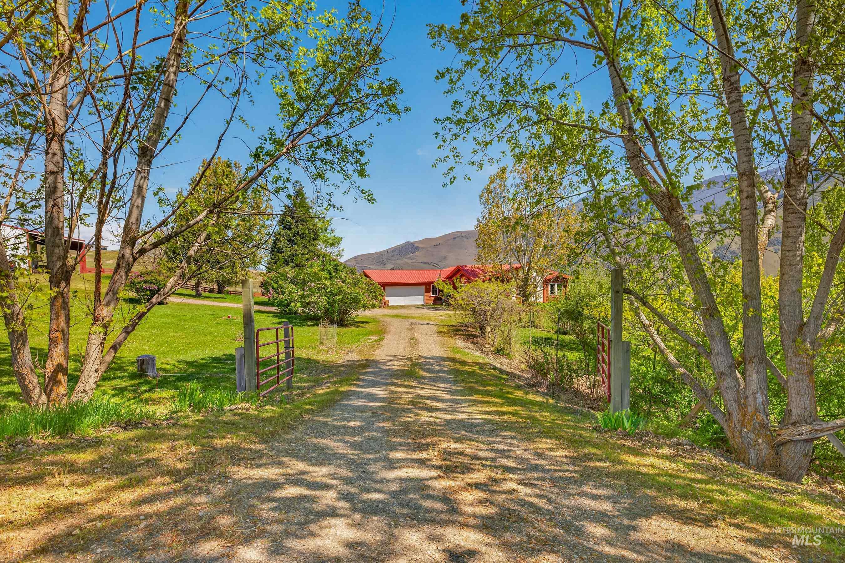 213 Little Salmon Overlook, Pollock, Idaho 83547, 3 Bedrooms, 2 Bathrooms, Residential For Sale, Price $595,000, 98984715