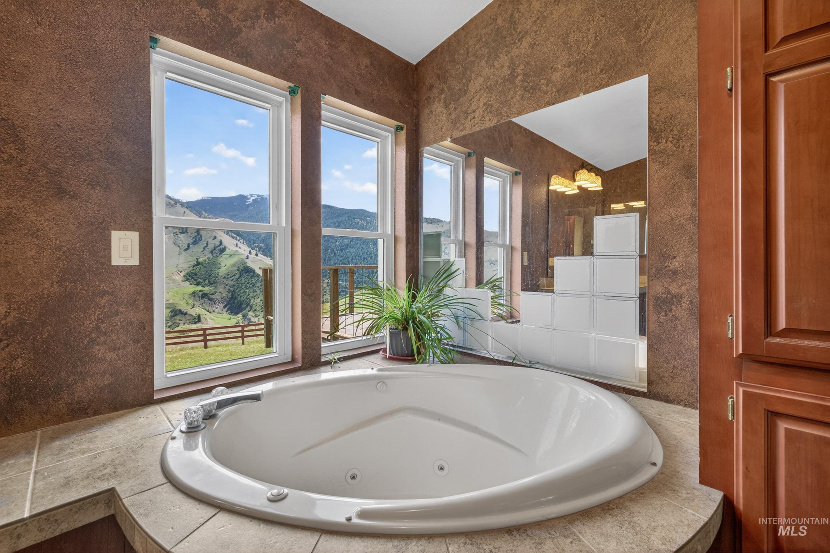213 Little Salmon Overlook, Pollock, Idaho 83547, 3 Bedrooms, 2 Bathrooms, Residential For Sale, Price $595,000, 98984715