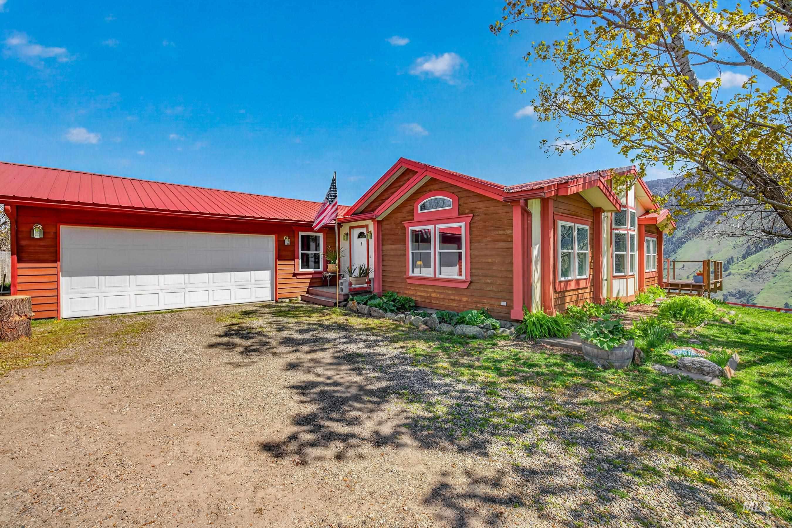 213 Little Salmon Overlook, Pollock, Idaho 83547, 3 Bedrooms, 2 Bathrooms, Residential For Sale, Price $595,000, 98984715