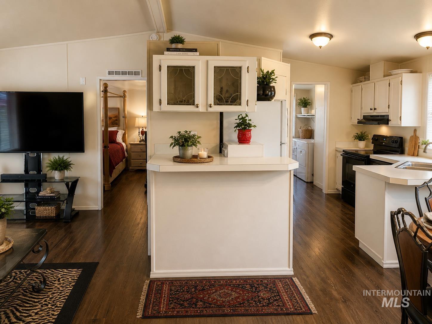 524 W Mesquite St, Boise, Idaho 83713, 3 Bedrooms, 2 Bathrooms, Residential For Sale, Price $114,900, 98984716