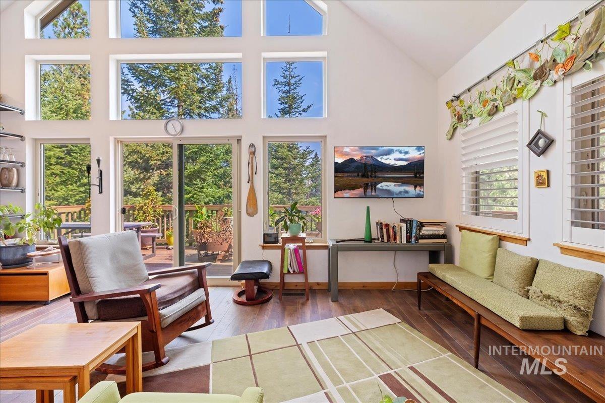 70 Castle Mountain Dr, Garden Valley, Idaho 83622, 2 Bedrooms, 2 Bathrooms, Residential For Sale, Price $575,000,MLS 98984717