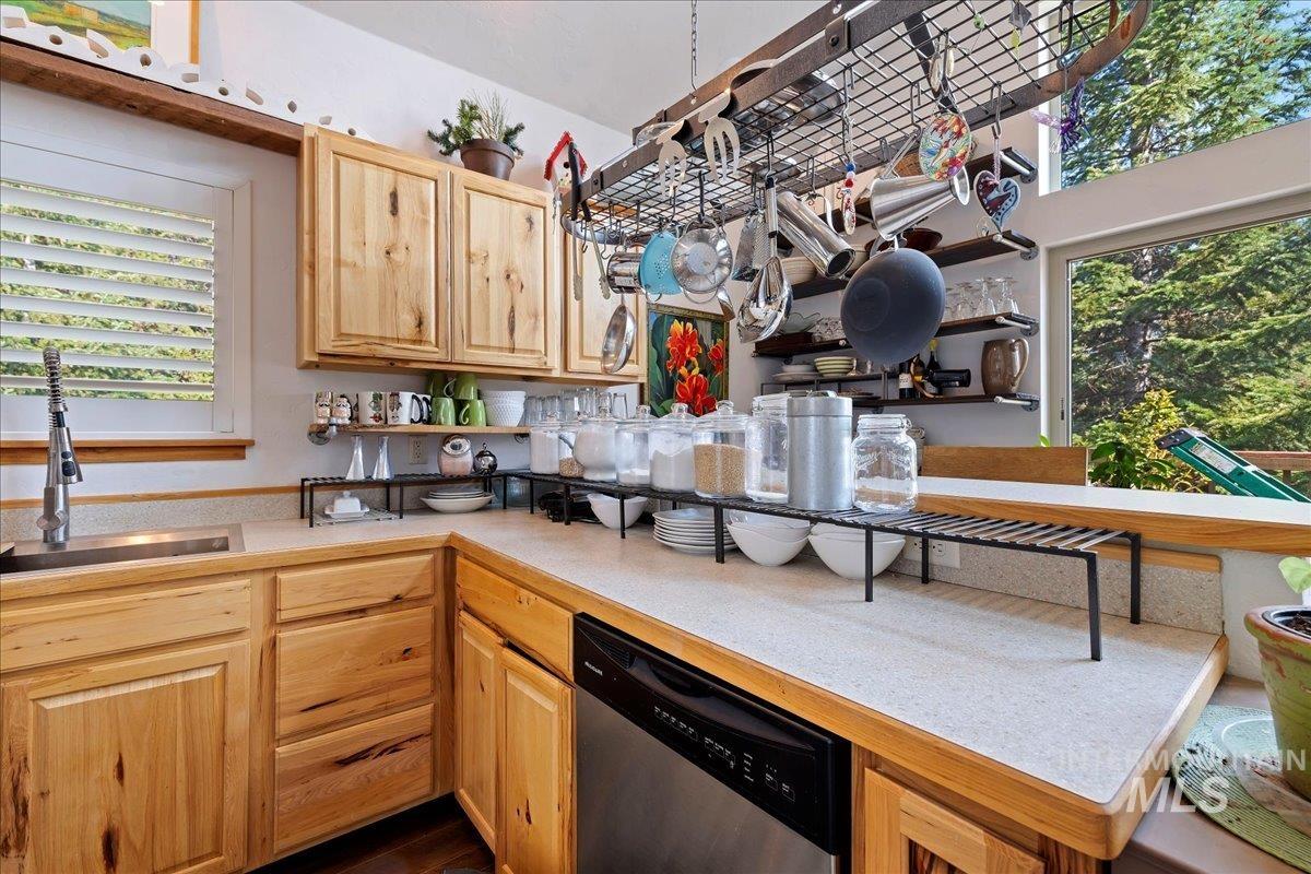 70 Castle Mountain Dr, Garden Valley, Idaho 83622, 2 Bedrooms, 2 Bathrooms, Residential For Sale, Price $575,000,MLS 98984717