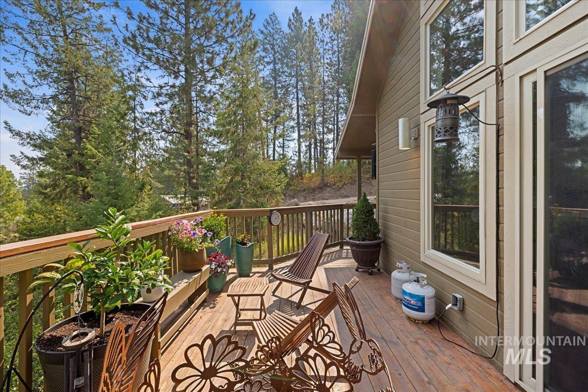 70 Castle Mountain Dr, Garden Valley, Idaho 83622, 2 Bedrooms, 2 Bathrooms, Residential For Sale, Price $575,000,MLS 98984717