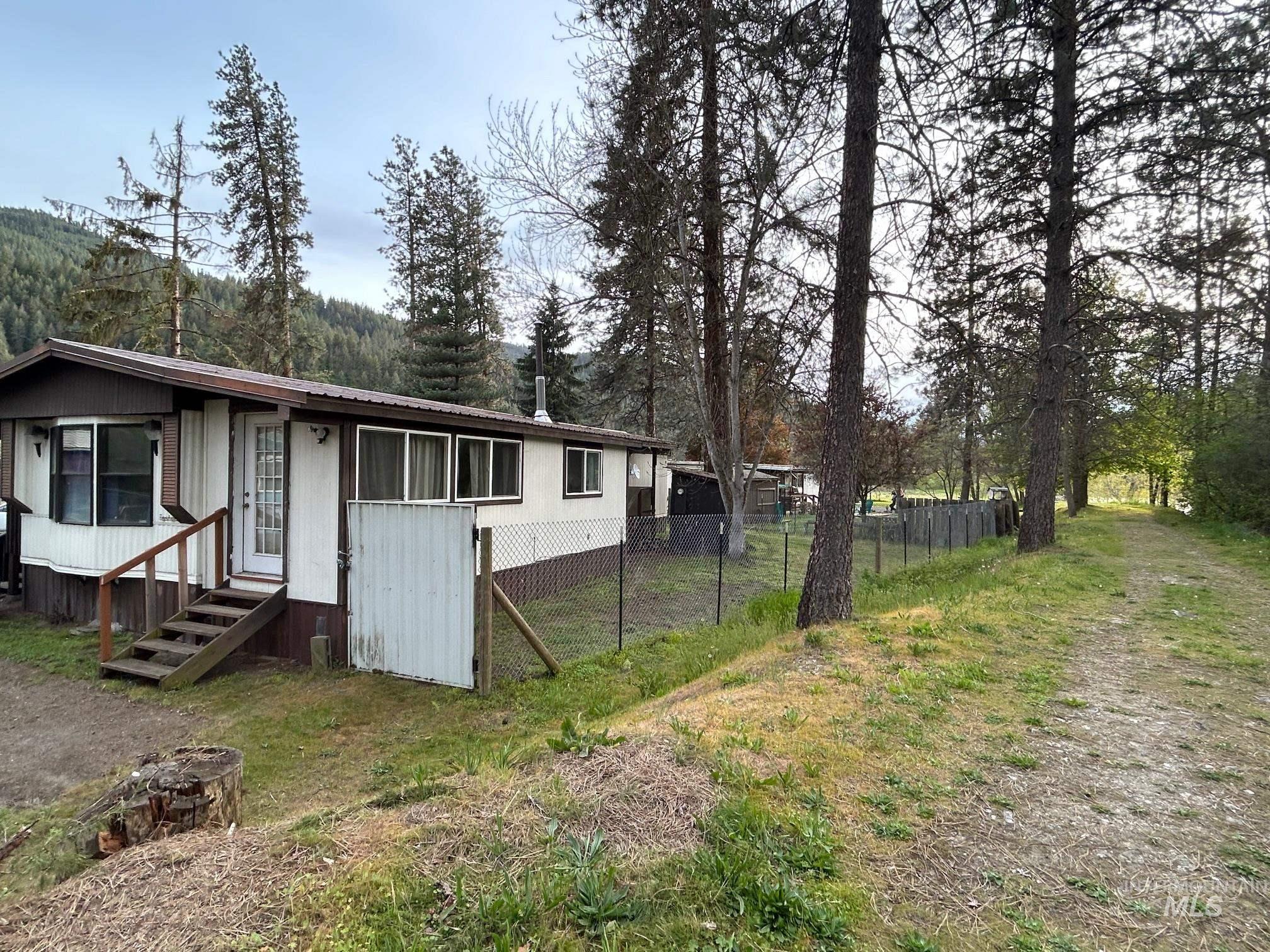 17 Chinook Lane, Orofino, Idaho 83544, 2 Bedrooms, 1 Bathroom, Residential For Sale, Price $75,000,MLS 98984719