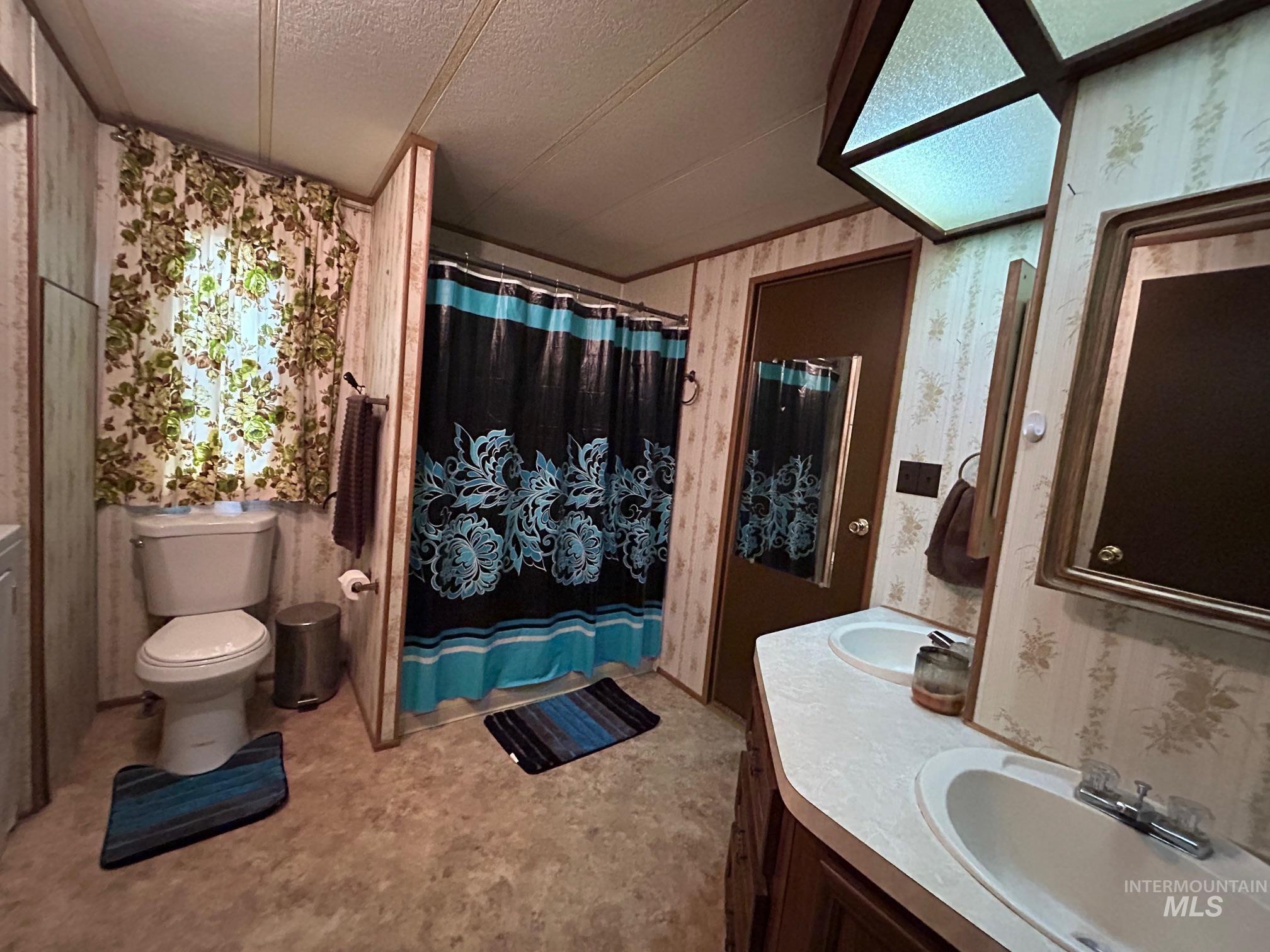17 Chinook Lane, Orofino, Idaho 83544, 2 Bedrooms, 1 Bathroom, Residential For Sale, Price $75,000,MLS 98984719