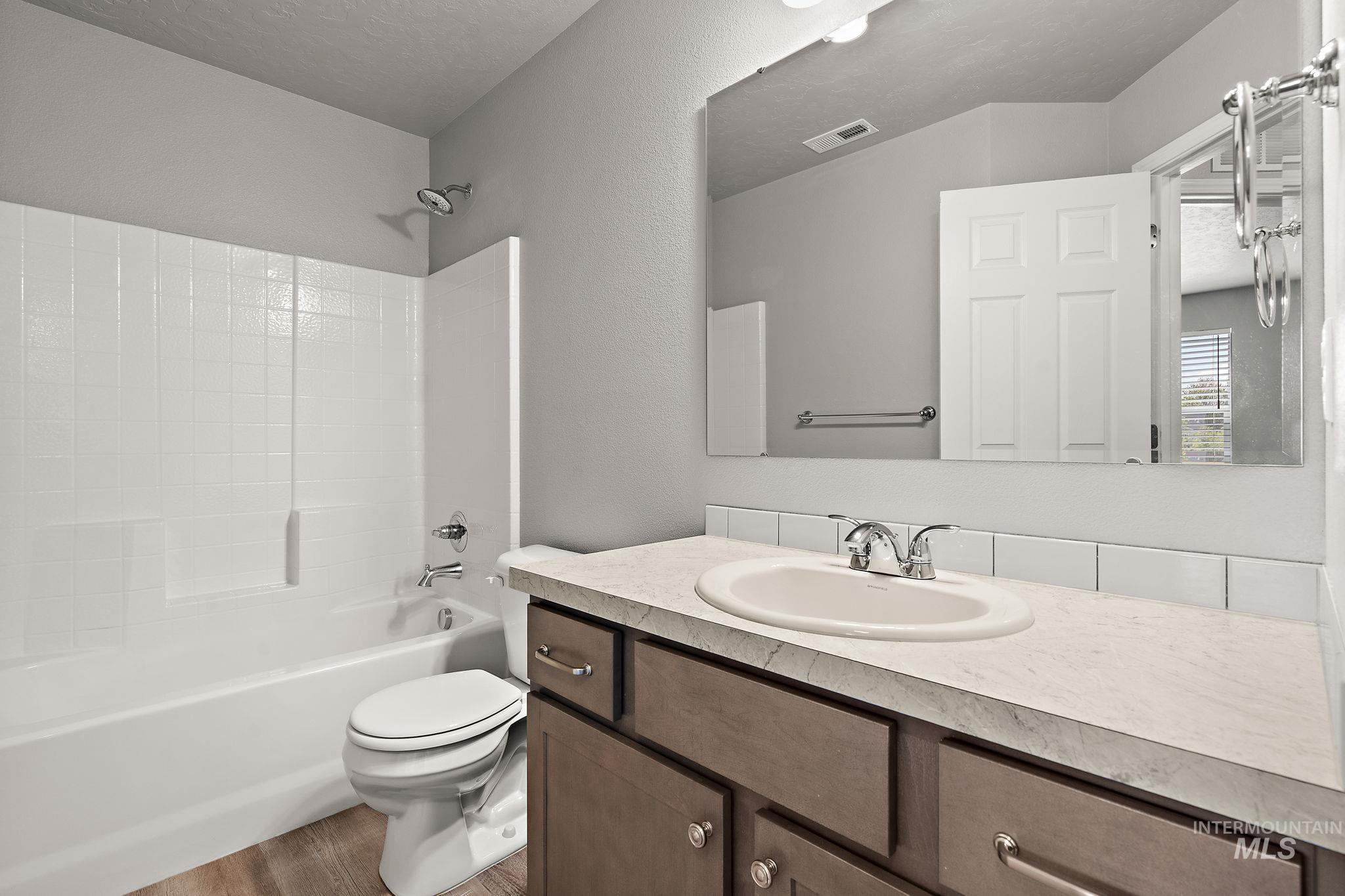 2123 N Bing Ave, Meridian, Idaho 83646, 3 Bedrooms, 2.5 Bathrooms, Residential For Sale, Price $510,000,MLS 98984723