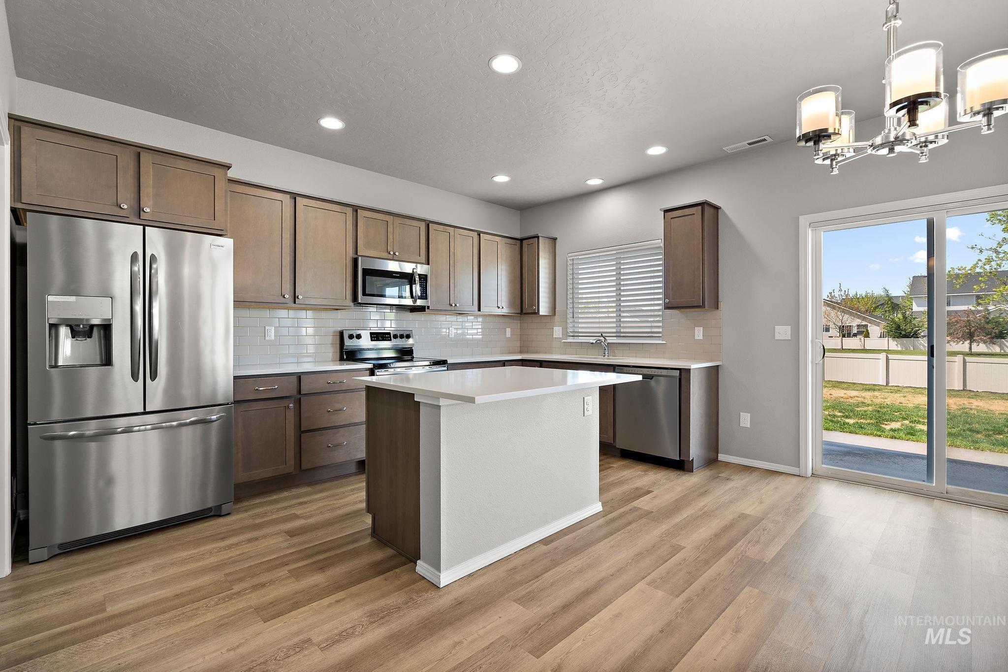 2123 N Bing Ave, Meridian, Idaho 83646, 3 Bedrooms, 2.5 Bathrooms, Residential For Sale, Price $499,000, 98984723