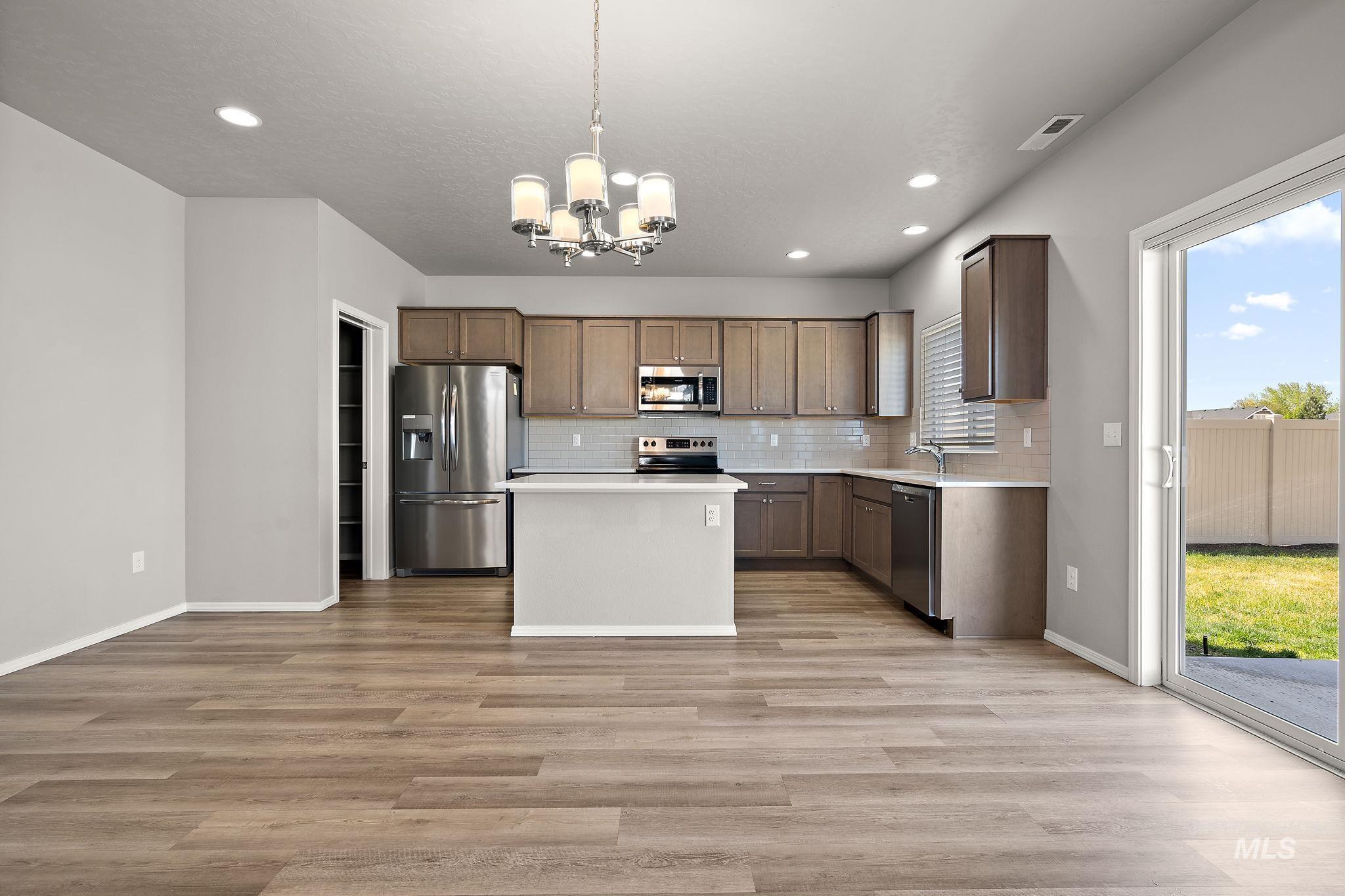 2123 N Bing Ave, Meridian, Idaho 83646, 3 Bedrooms, 2.5 Bathrooms, Residential For Sale, Price $510,000,MLS 98984723