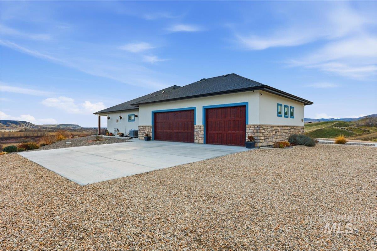 8065 Moonshine Ln, Marsing, Idaho 83639, 4 Bedrooms, 2 Bathrooms, Residential For Sale, Price $1,295,000,MLS 98984726