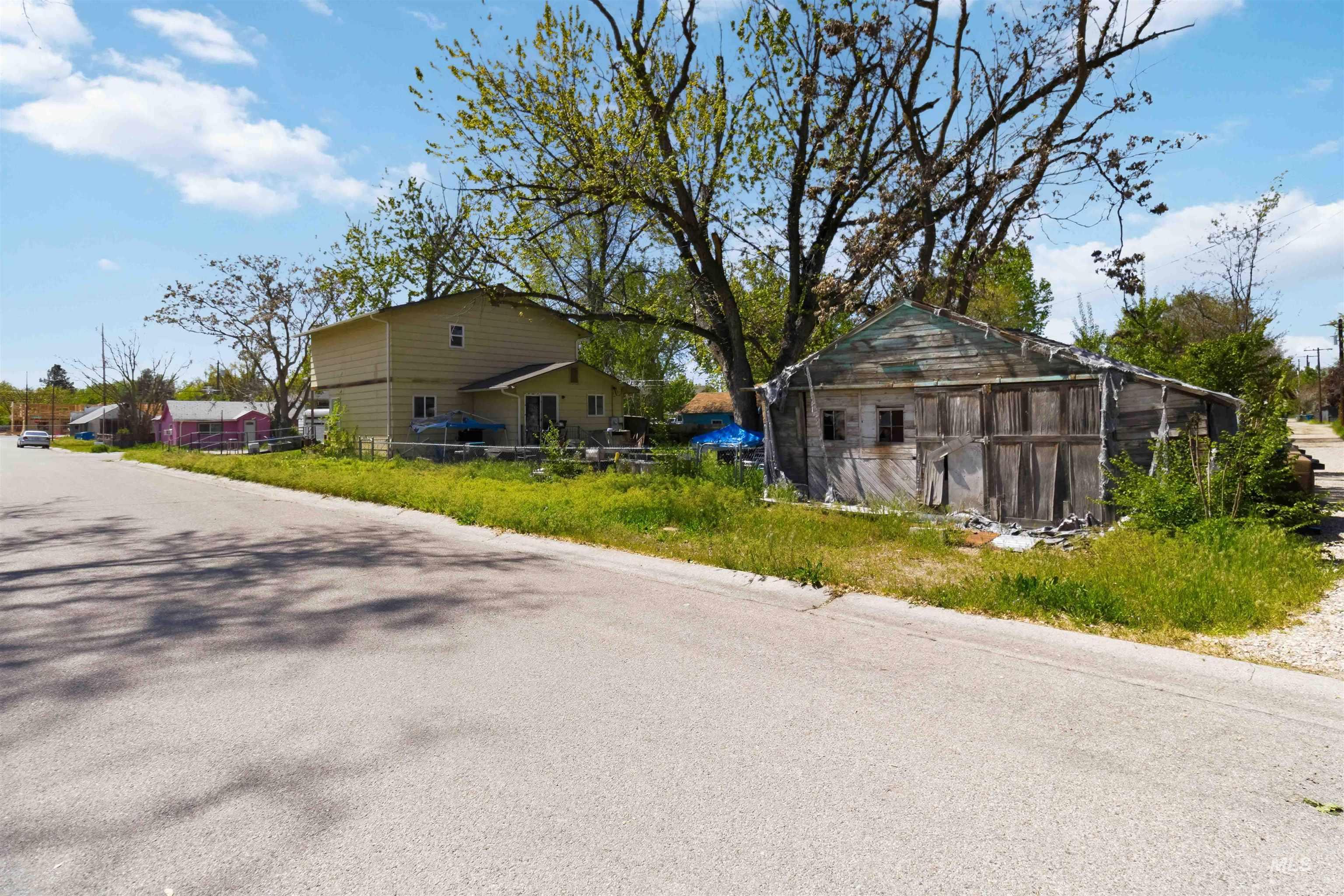 903 N Manville St, Boise, Idaho 83706, 5 Bedrooms, 2 Bathrooms, Residential For Sale, Price $349,900, 98984729