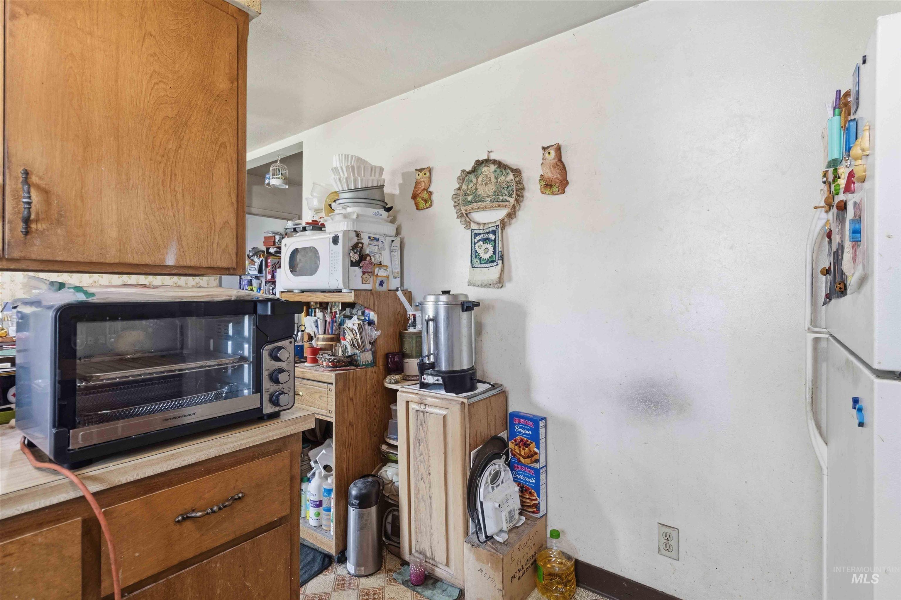 903 N Manville St, Boise, Idaho 83706, 5 Bedrooms, 2 Bathrooms, Residential For Sale, Price $349,900, 98984729