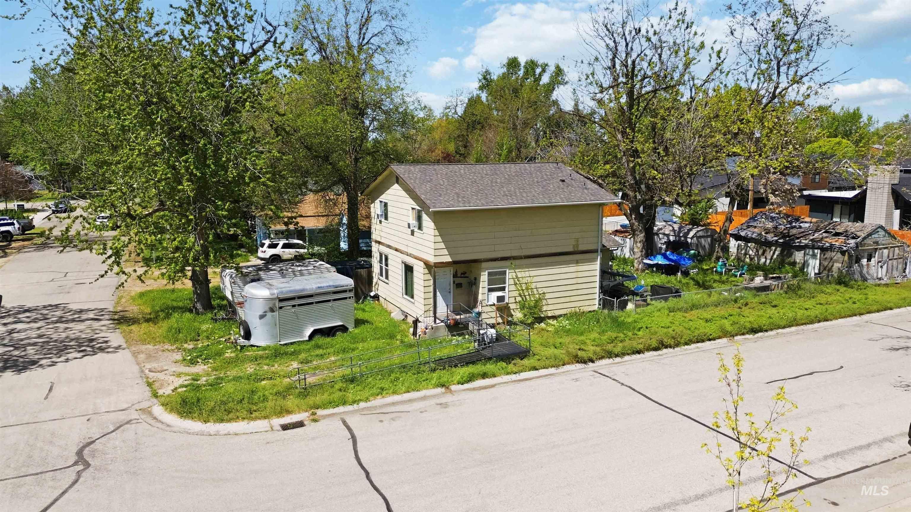 903 N Manville St, Boise, Idaho 83706, 5 Bedrooms, 2 Bathrooms, Residential For Sale, Price $349,900, 98984729