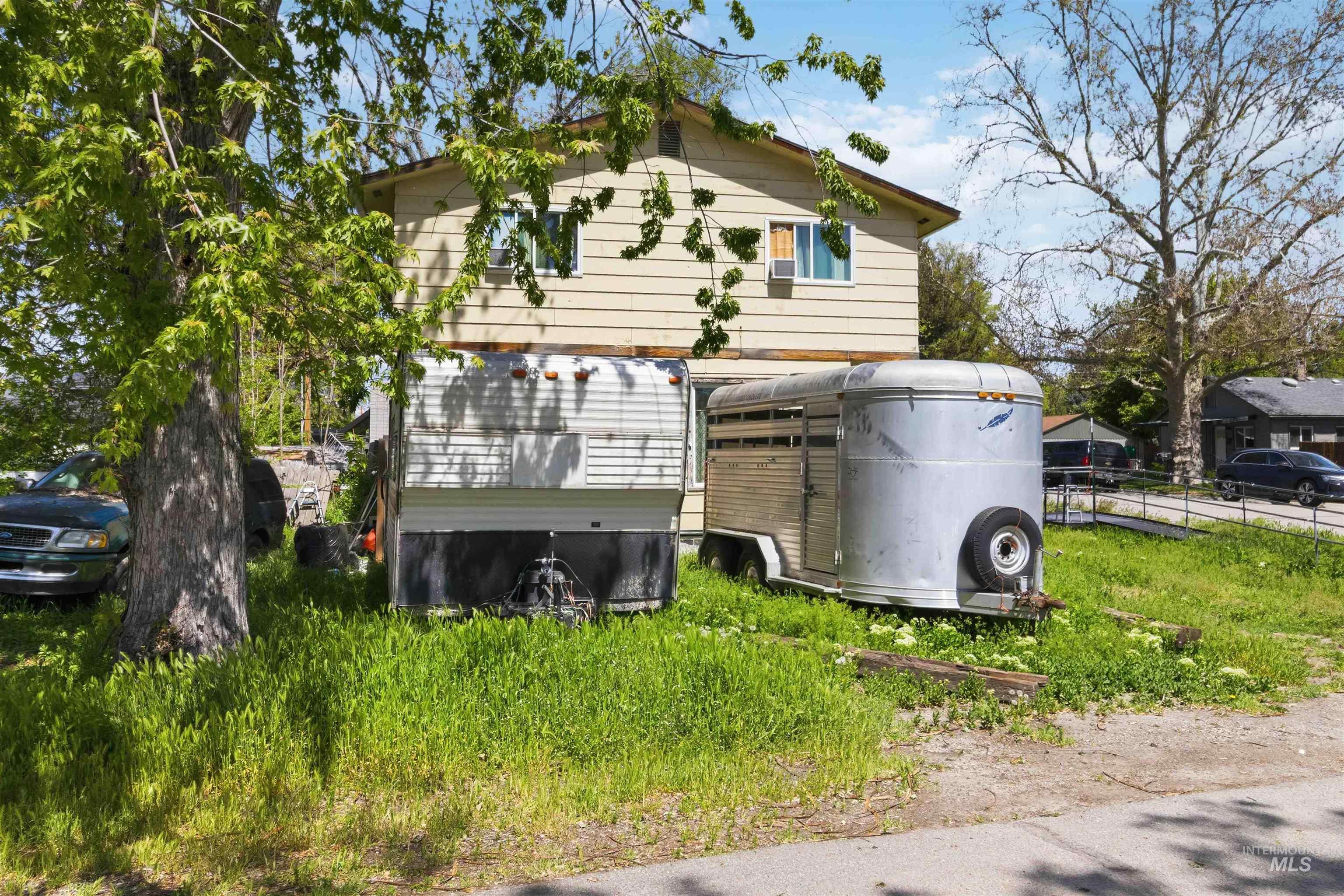 903 N Manville St, Boise, Idaho 83706, 5 Bedrooms, 2 Bathrooms, Residential For Sale, Price $349,900, 98984729