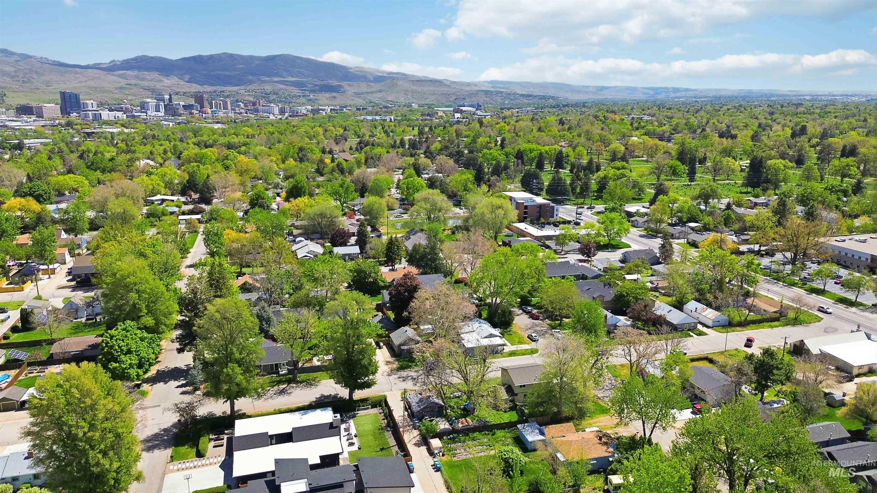 903 N Manville St, Boise, Idaho 83706, 5 Bedrooms, 2 Bathrooms, Residential For Sale, Price $349,900, 98984729