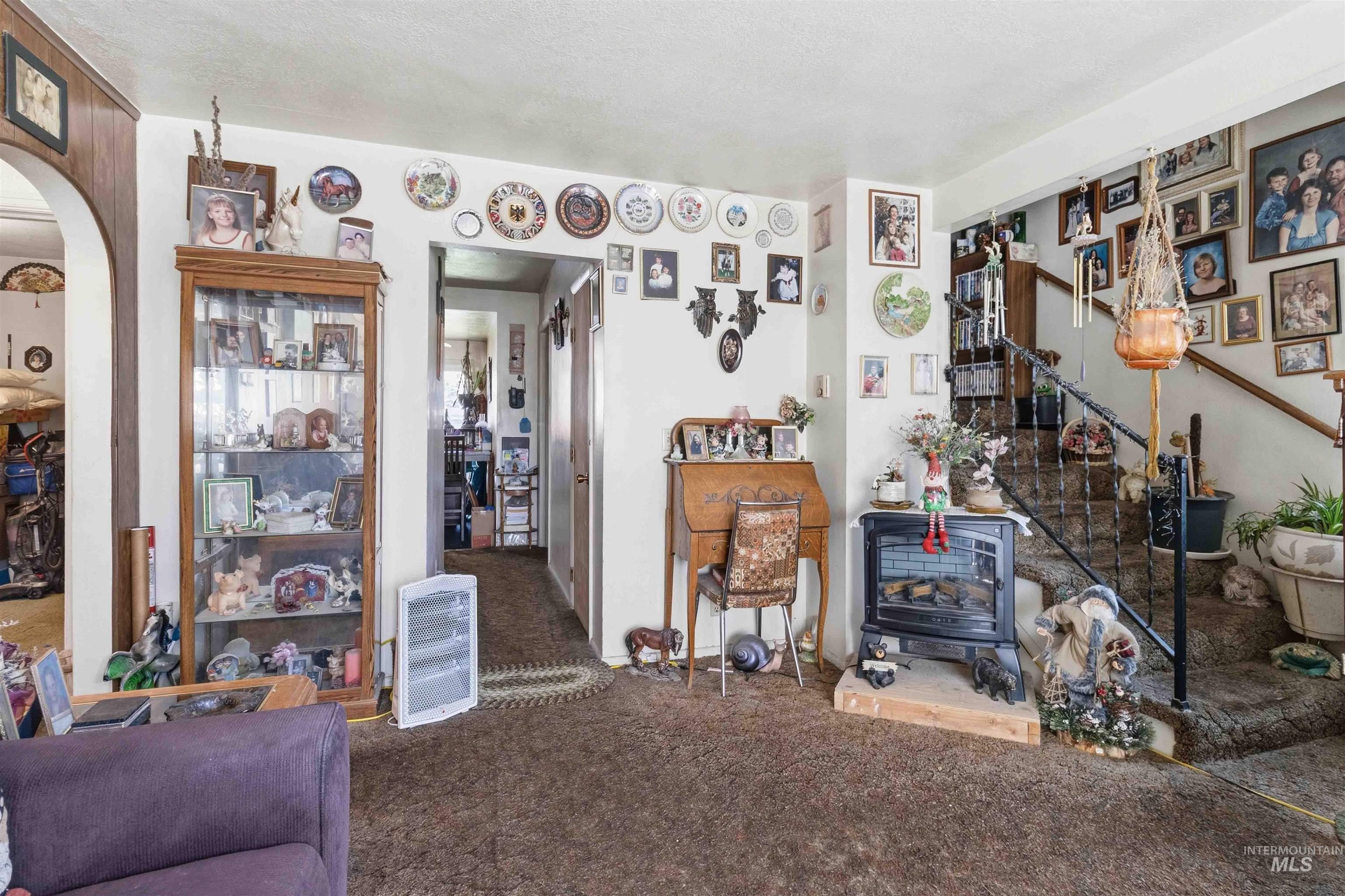903 N Manville St, Boise, Idaho 83706, 5 Bedrooms, 2 Bathrooms, Residential For Sale, Price $349,900, 98984729