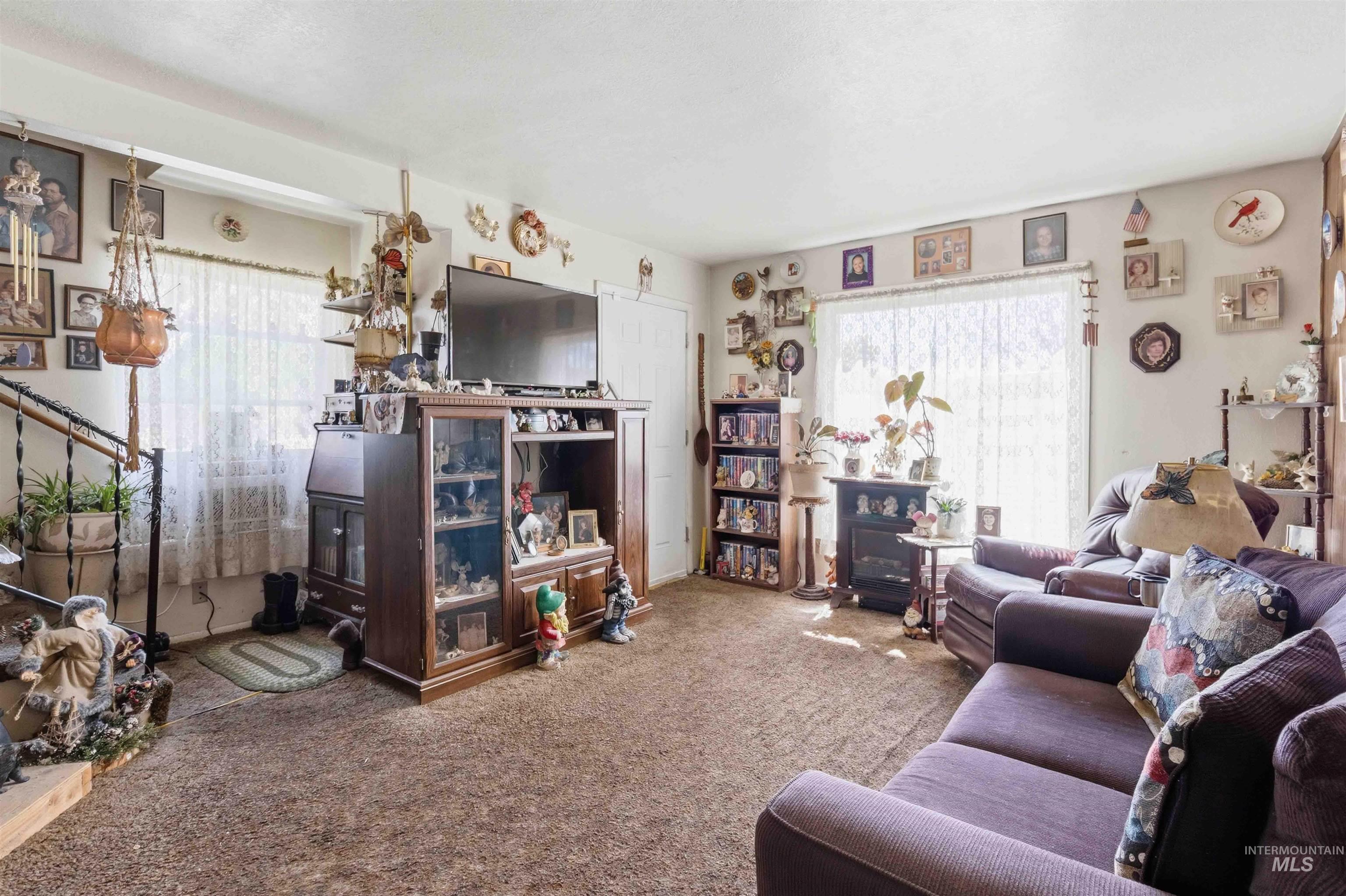 903 N Manville St, Boise, Idaho 83706, 5 Bedrooms, 2 Bathrooms, Residential For Sale, Price $349,900, 98984729