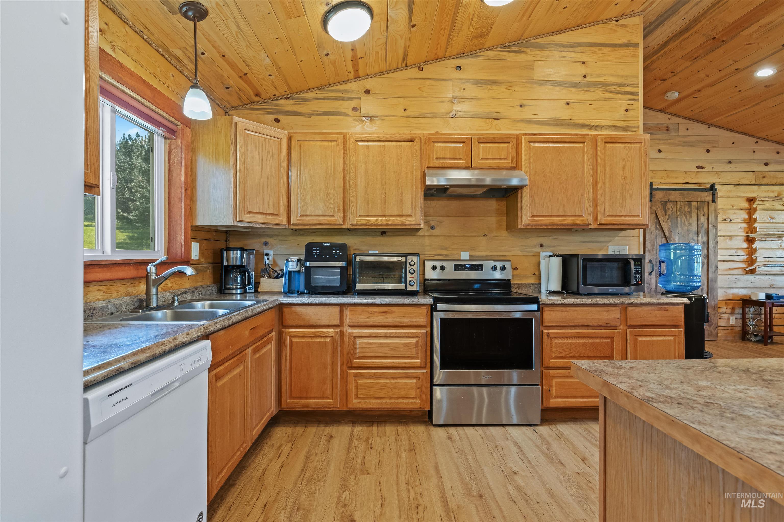 830 Leitch Creek Road, Kooskia, Idaho 83539, 3 Bedrooms, 2 Bathrooms, Residential For Sale, Price $689,900,MLS 98984731