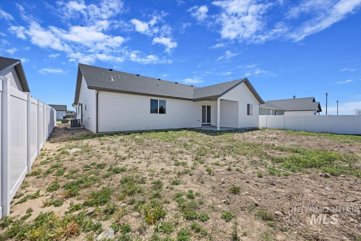 501 N Lyndon St, Jerome, Idaho 83338-5375, 4 Bedrooms, 2 Bathrooms, Residential For Sale, Price $419,000,MLS 98984732