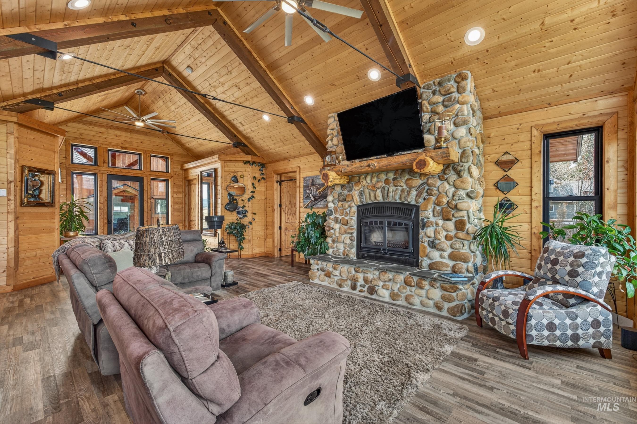 187 Lee Way, Donnelly, Idaho 83615, 3 Bedrooms, 2 Bathrooms, Residential For Sale, Price $3,700,000, 98984735