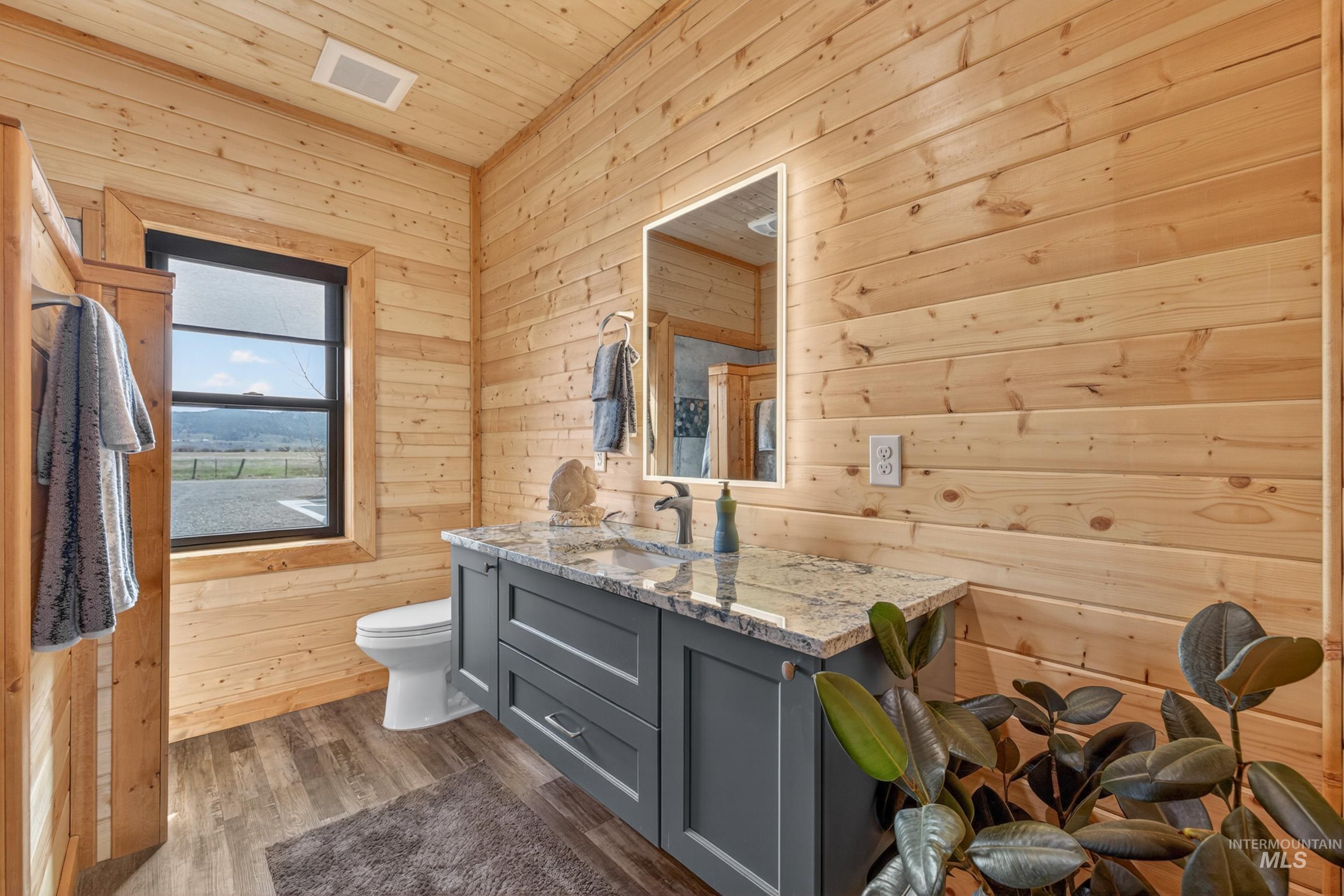 187 Lee Way, Donnelly, Idaho 83615, 3 Bedrooms, 2 Bathrooms, Residential For Sale, Price $3,700,000, 98984735