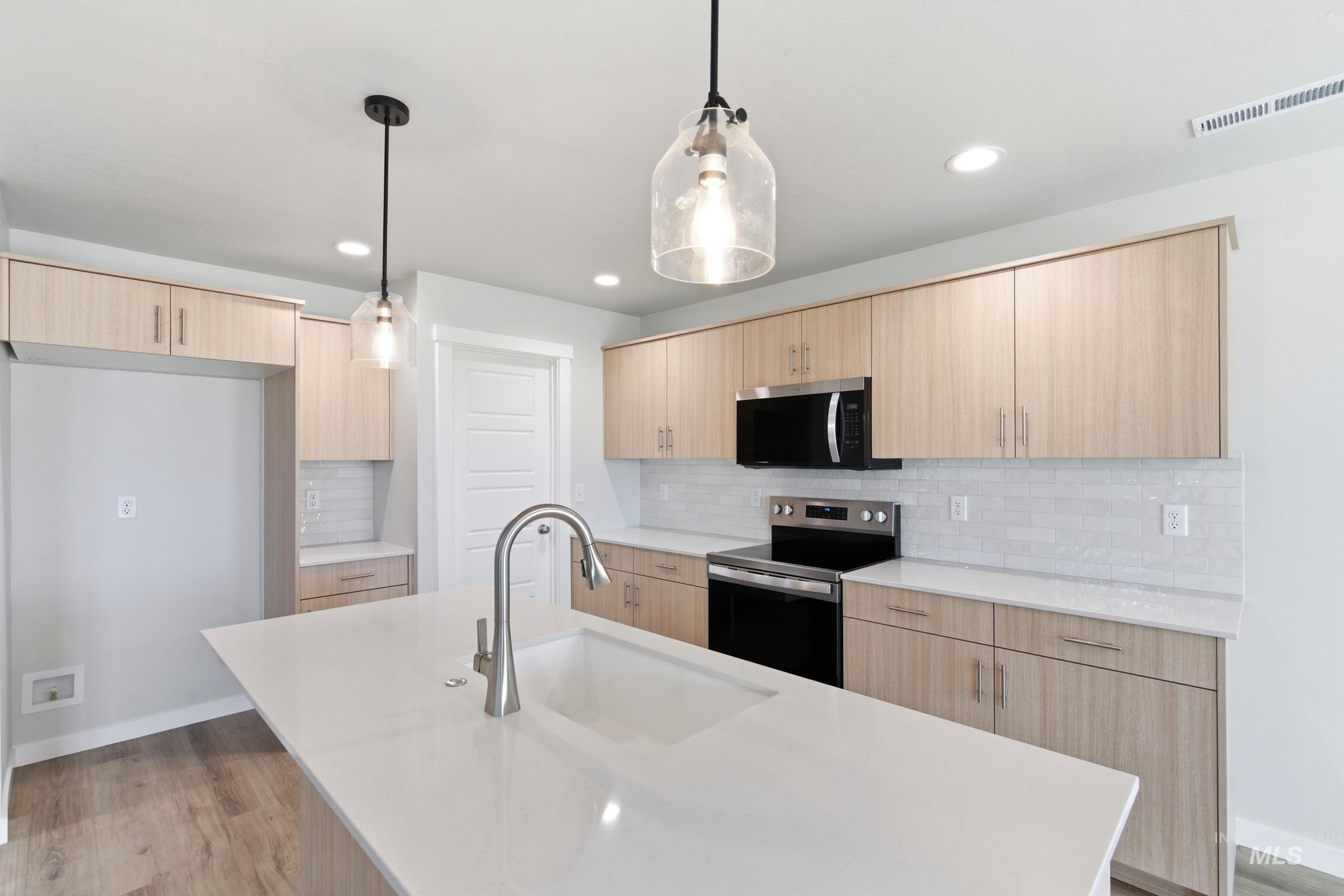 7312 W Trumbull Ct, Eagle, Idaho 83616, 3 Bedrooms, 2.5 Bathrooms, Residential For Sale, Price $500,990,MLS 98984736