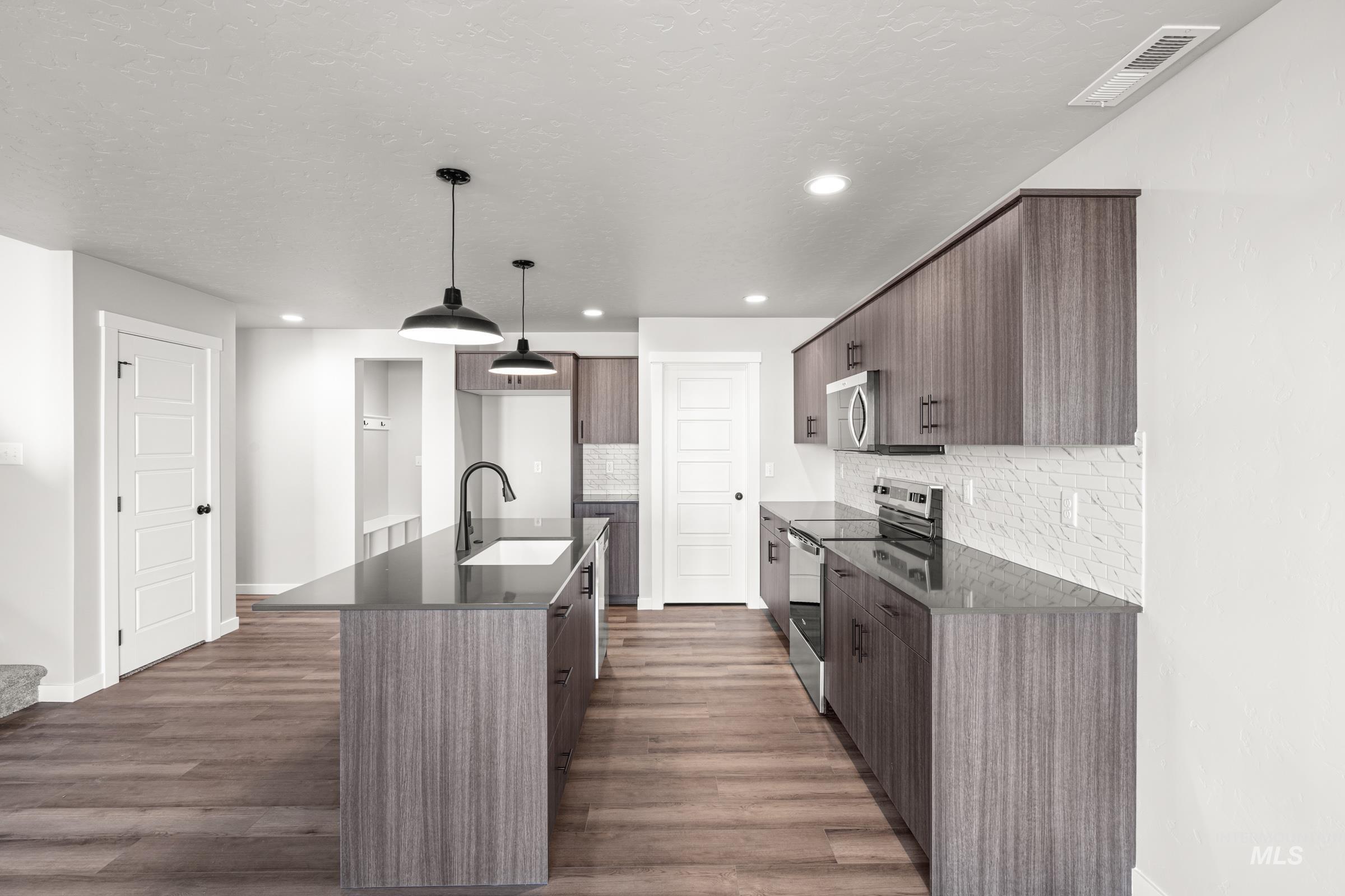 7312 W Trumbull Ct, Eagle, Idaho 83616, 3 Bedrooms, 2.5 Bathrooms, Residential For Sale, Price $510,990,MLS 98984736