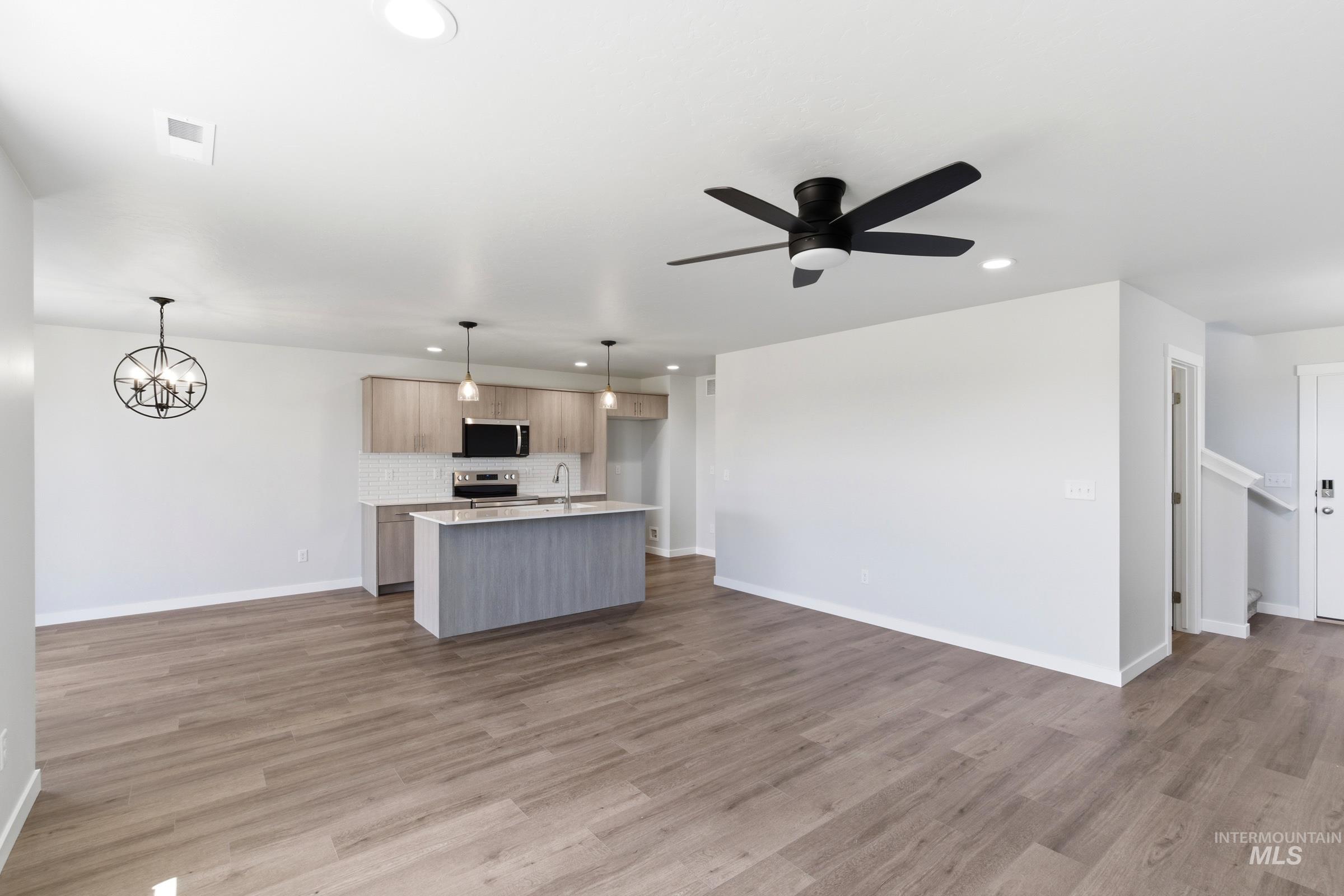 7471 W Trumbull Ct, Eagle, Idaho 83616, 3 Bedrooms, 2.5 Bathrooms, Residential For Sale, Price $490,990,MLS 98984739